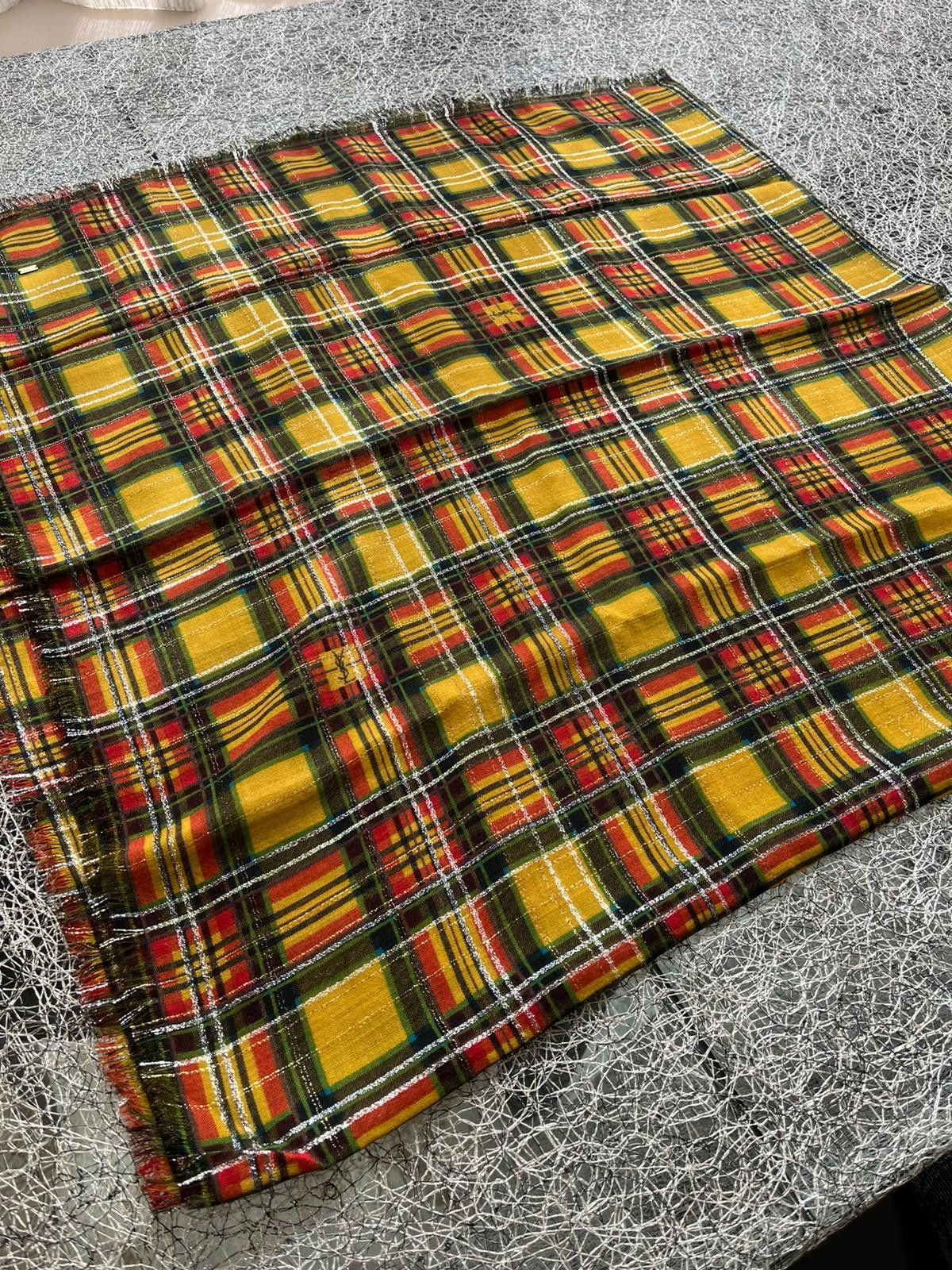 Shawl Grand Carre Checker Pattern in Multicolor