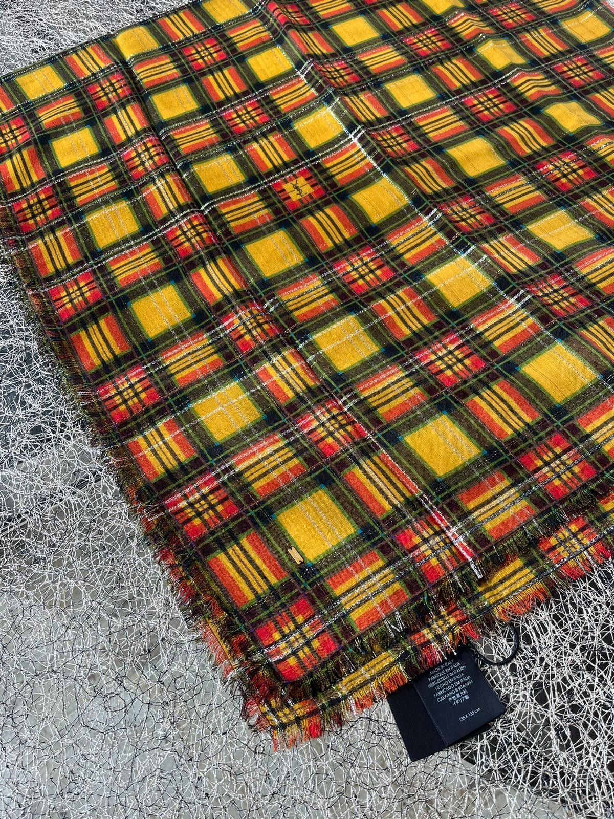 Shawl Grand Carre Checker Pattern in Multicolor