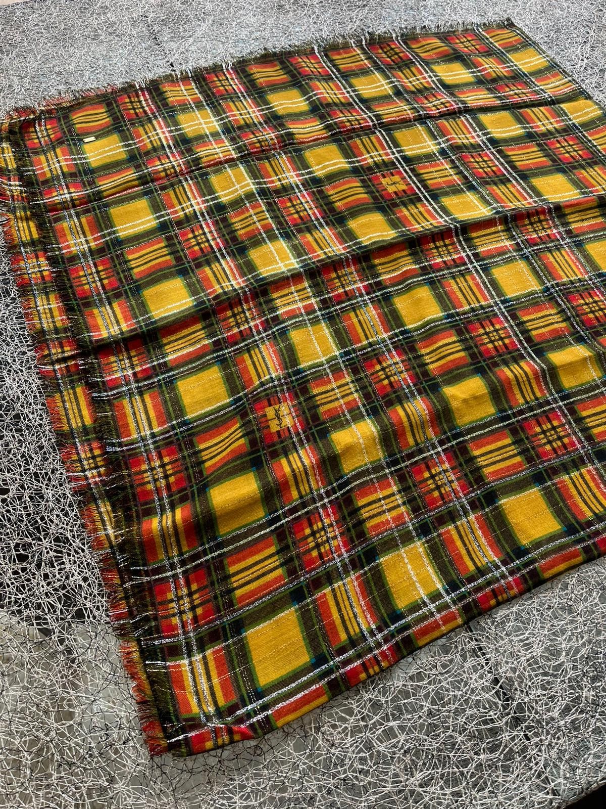 Shawl Grand Carre Checker Pattern in Multicolor