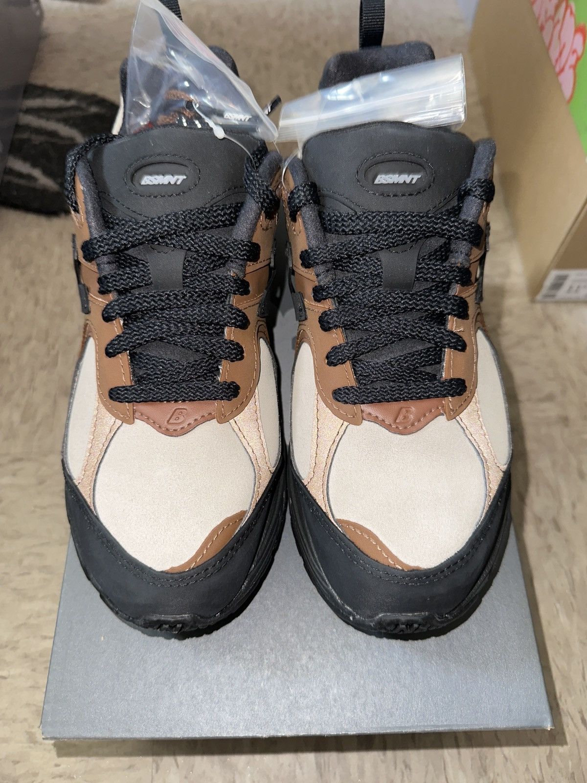 New Balance × The Basement 2022 Basement New Balance 2002R Earth Brown Size US 6.5 / EU 39-40 - 4 Thumbnail