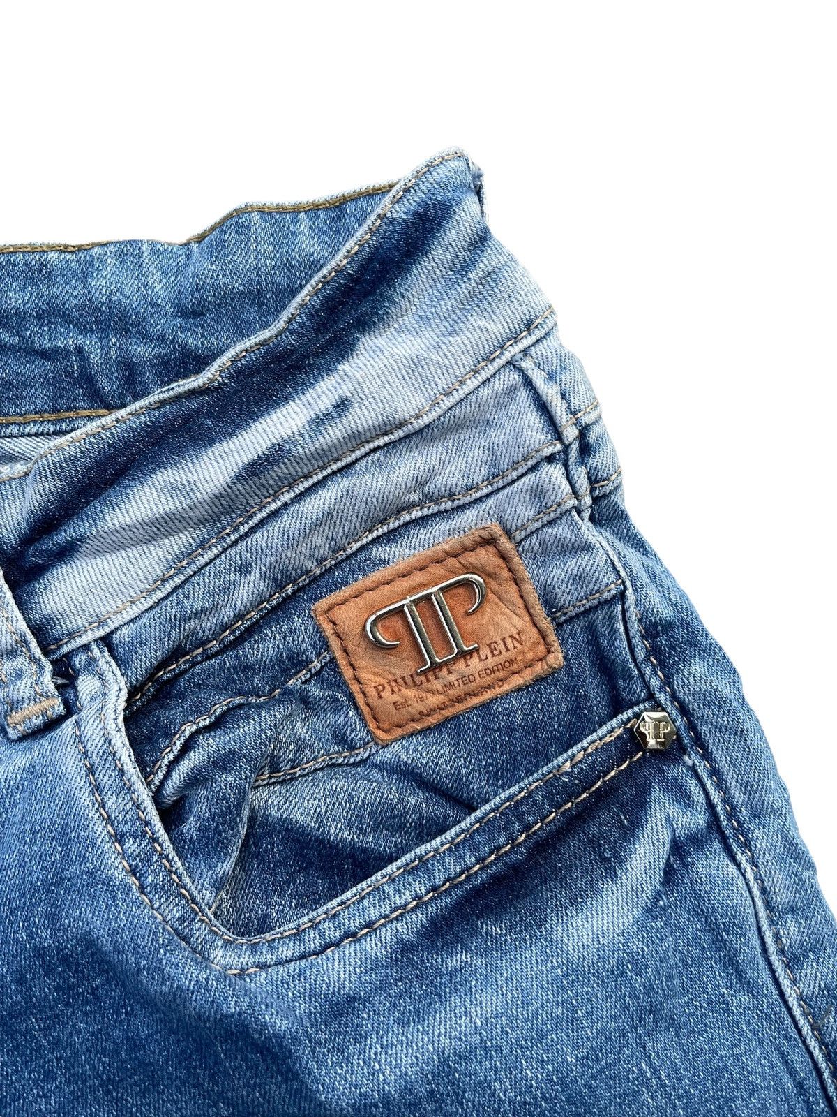 Designer × Philipp Plein Philipp Plein Miami Cut Distressed Denim Size US 33 - 8 Thumbnail