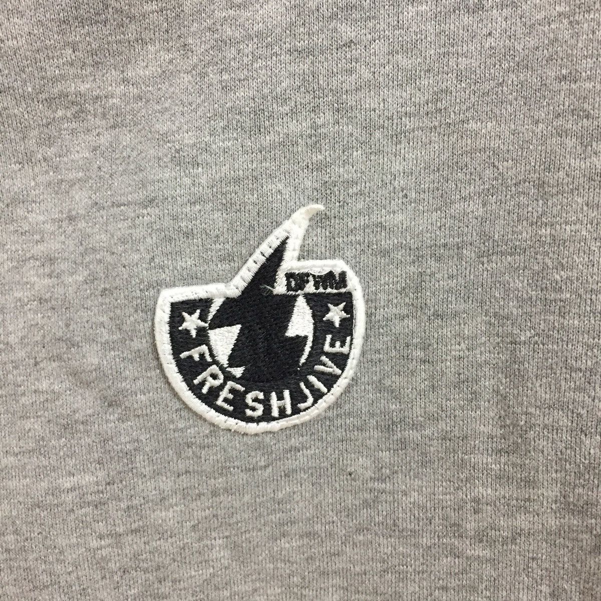 Freshjive Vintage Freshjive hoodie small logo streetwear Size US M / EU 48-50 / 2 - 4 Thumbnail