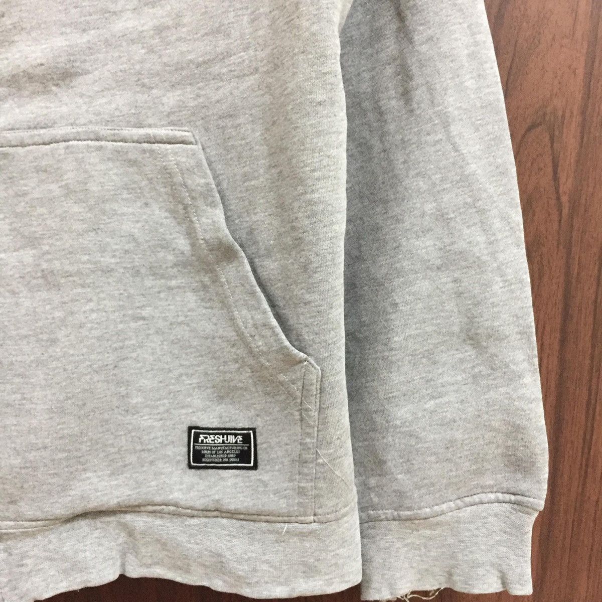 Freshjive Vintage Freshjive hoodie small logo streetwear Size US M / EU 48-50 / 2 - 6 Thumbnail