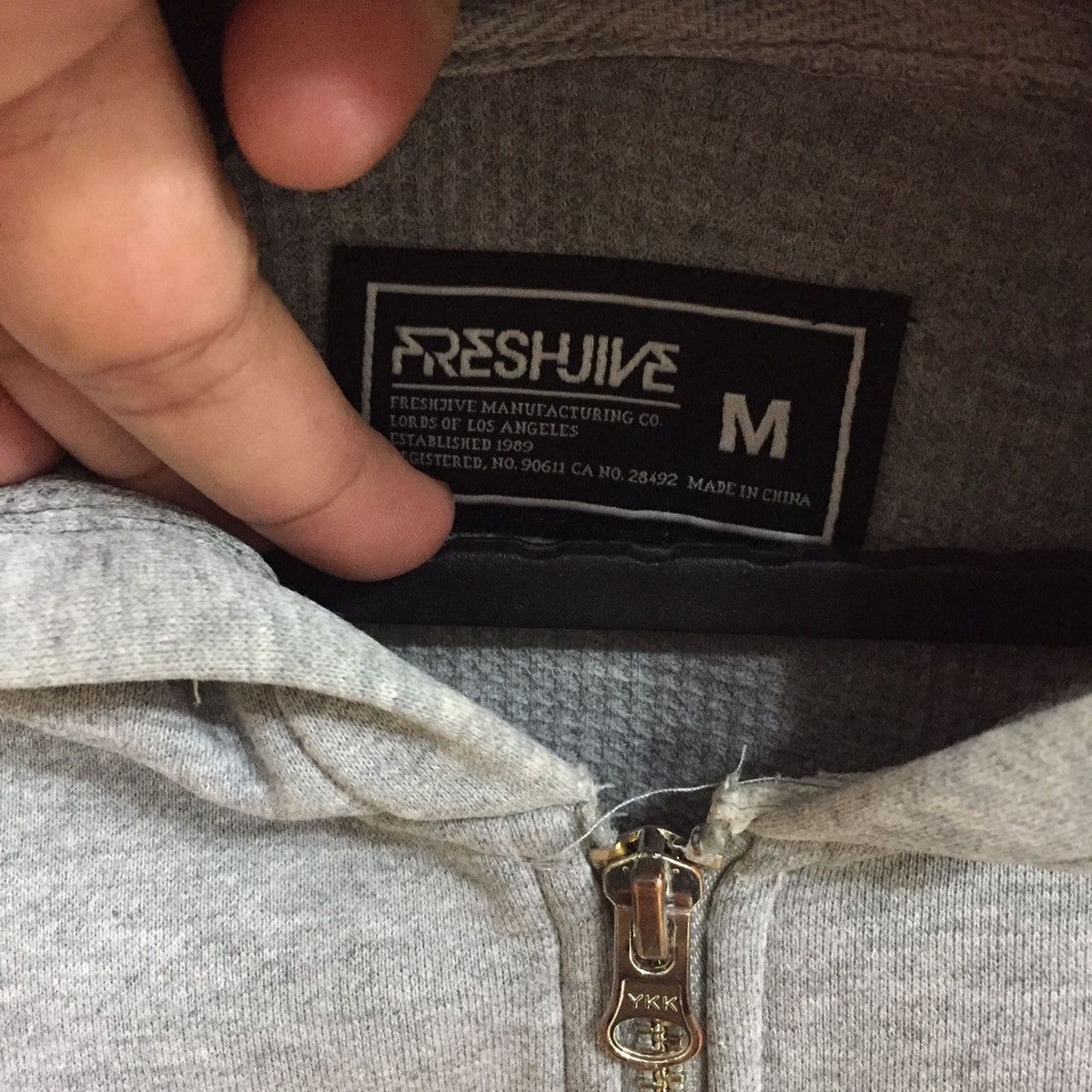 Freshjive Vintage Freshjive hoodie small logo streetwear Size US M / EU 48-50 / 2 - 3 Thumbnail