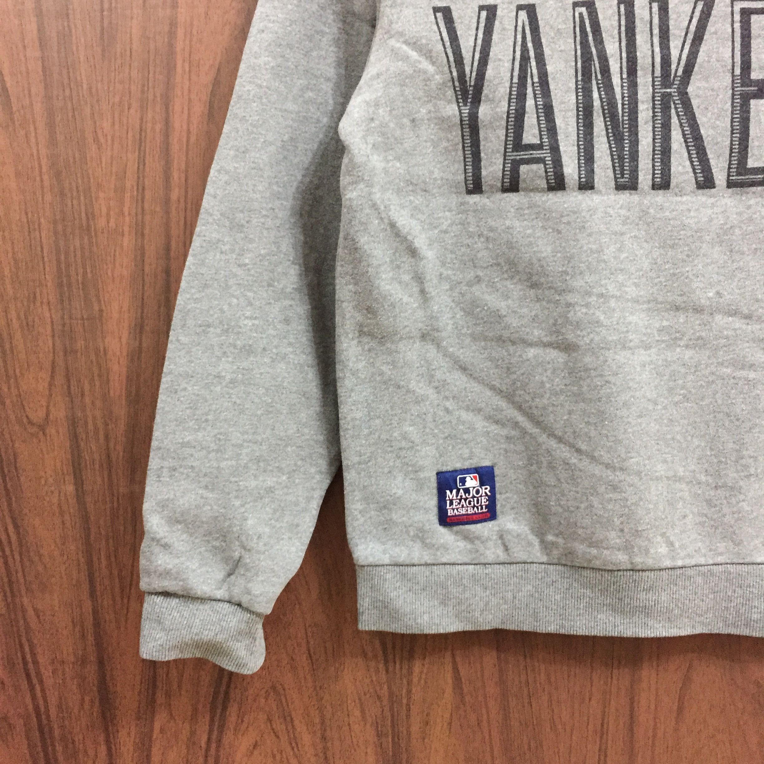 MLB Vintage New York Yankees sweatshirt size 95 fits M Size US M / EU 48-50 / 2 - 6 Thumbnail