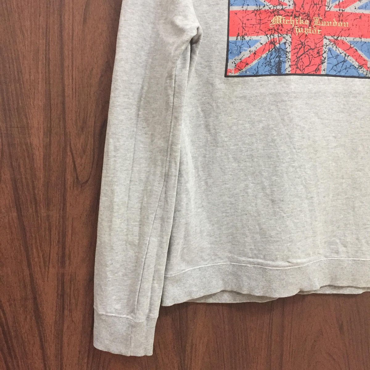 Japanese Brand Vintage Michiko London sweatshirt big logo britain size L Size US L / EU 52-54 / 3 - 5 Thumbnail