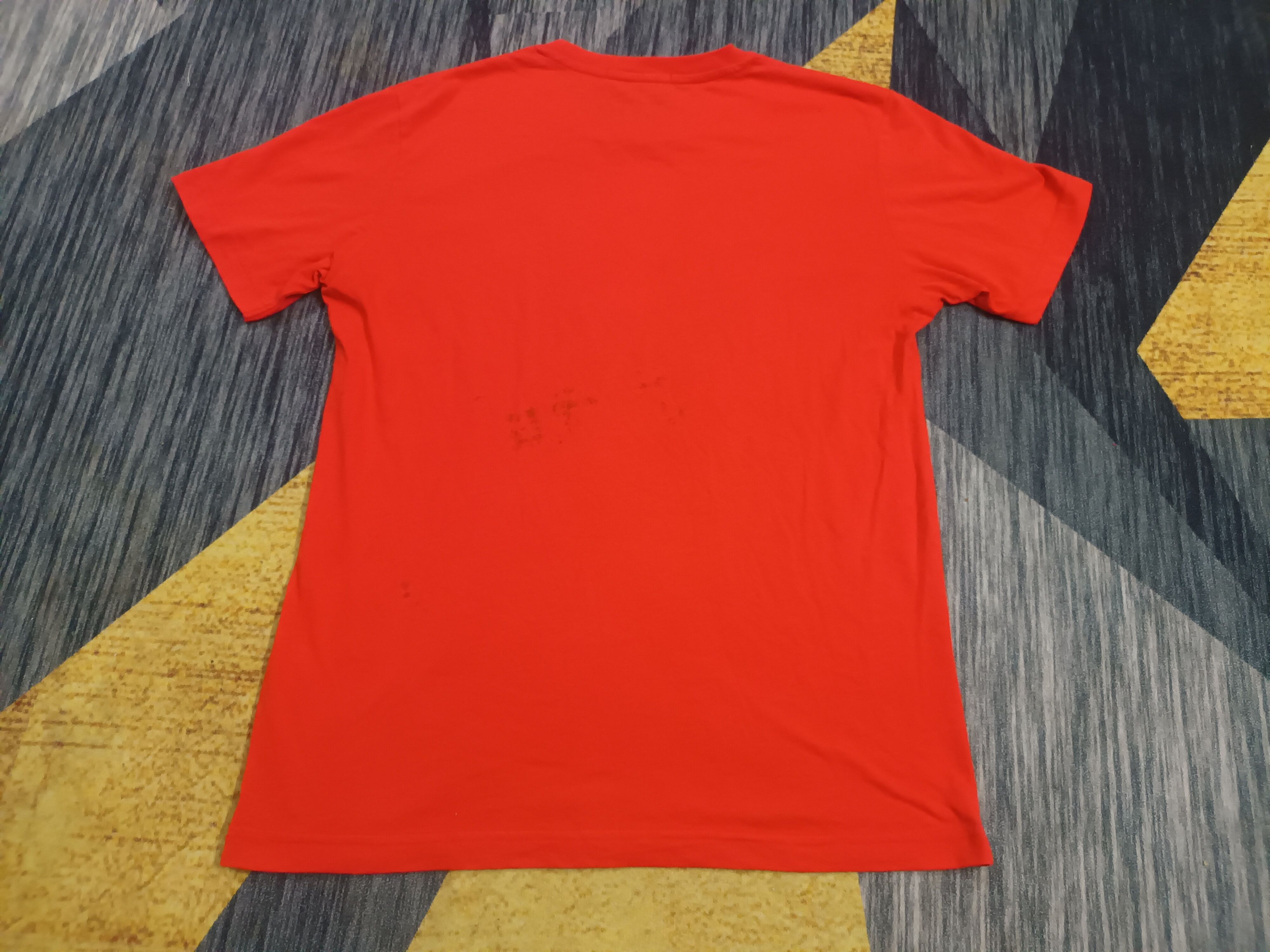 Disney × Uniqlo 🔥 THE INCREDIBLES T SHIRT 🔥 Size US M / EU 48-50 / 2 - 2 Thumbnail