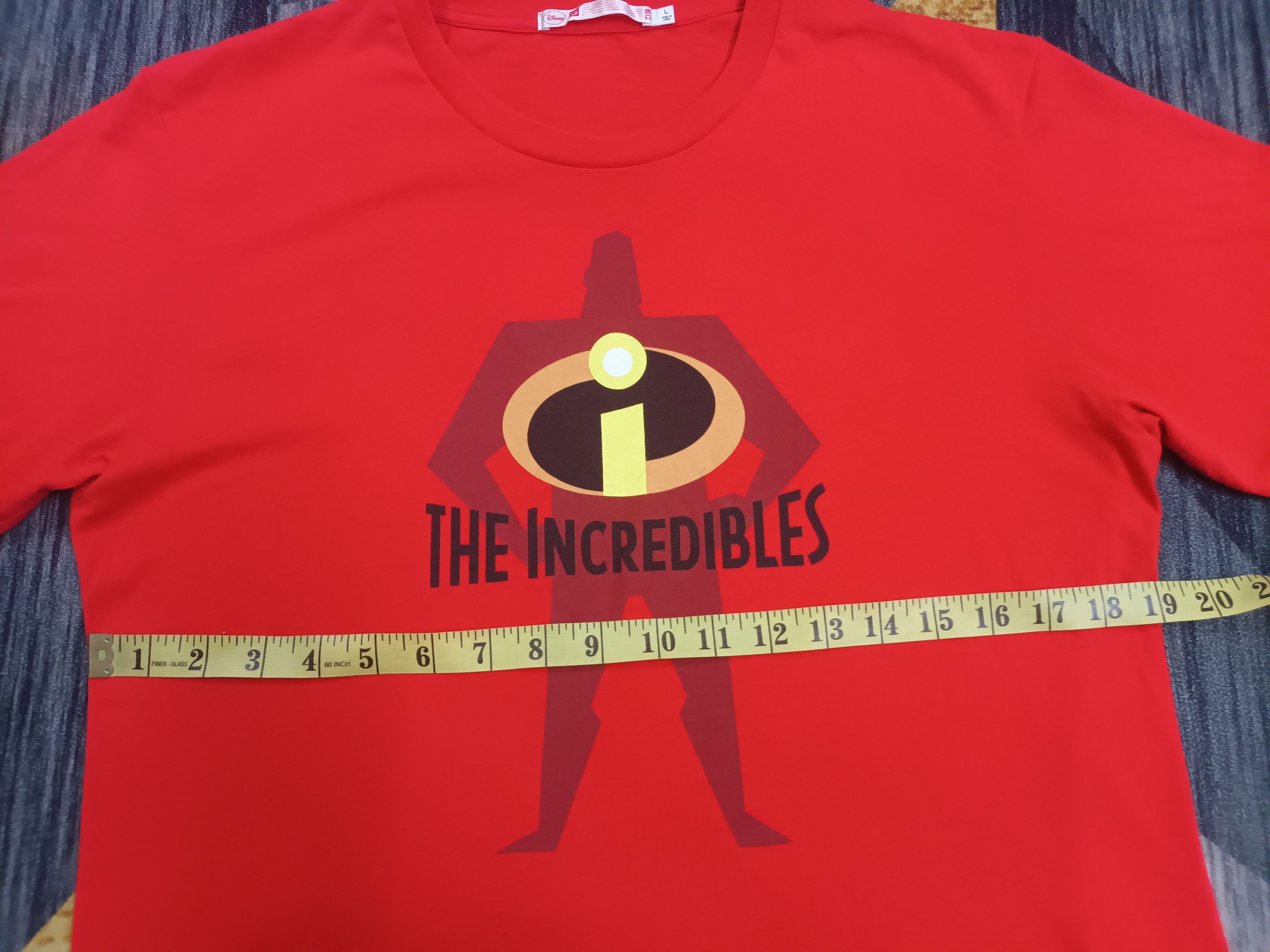 Disney × Uniqlo 🔥 THE INCREDIBLES T SHIRT 🔥 Size US M / EU 48-50 / 2 - 6 Thumbnail