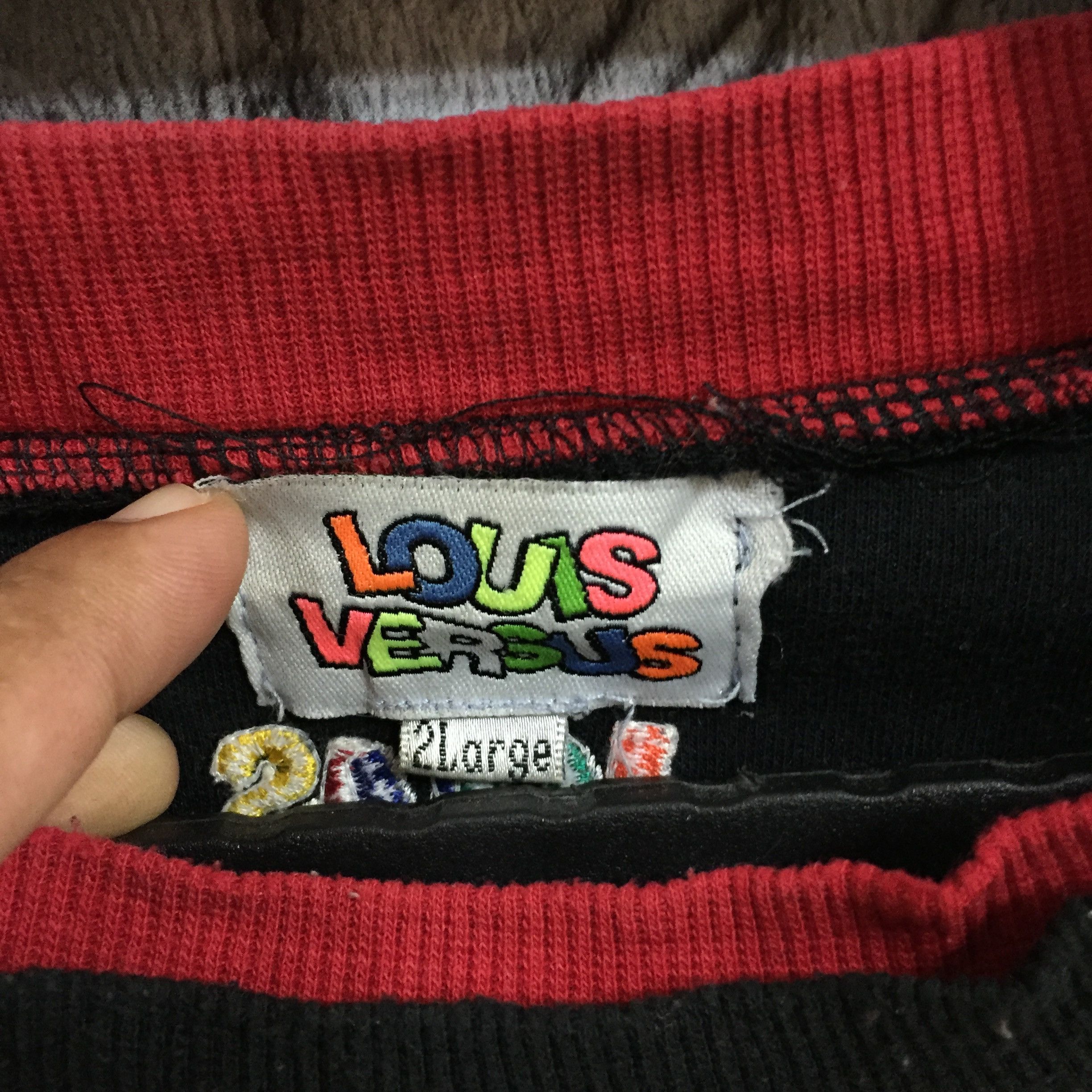 Japanese Brand Vintage Louis Versus sweatshirt embroidered Size 2L fit L Size US L / EU 52-54 / 3 - 4 Thumbnail
