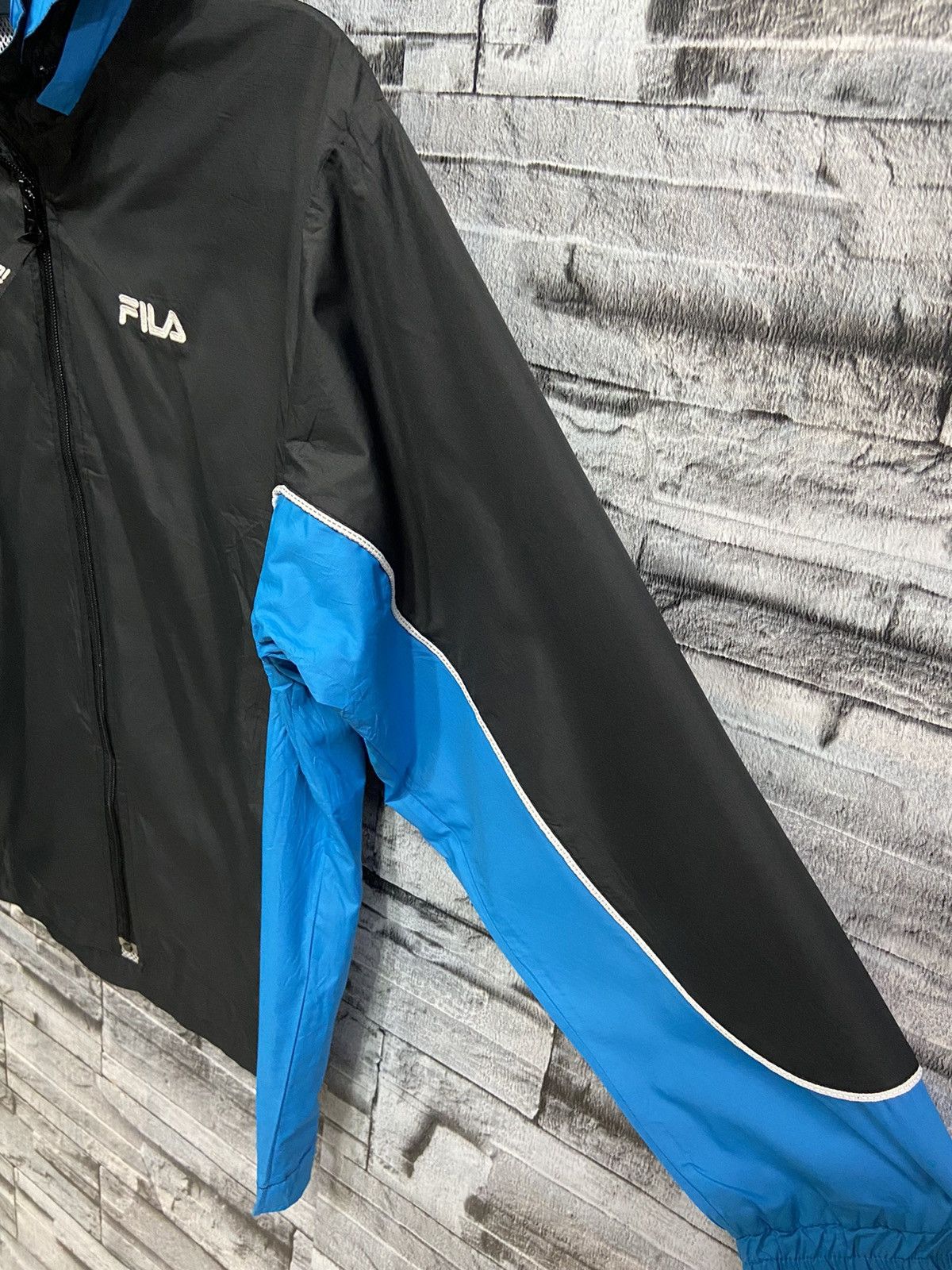 Fila Vintage Fila Jacket hoodie small logo size 130 kid fit S Size US S / EU 44-46 / 1 - 5 Thumbnail