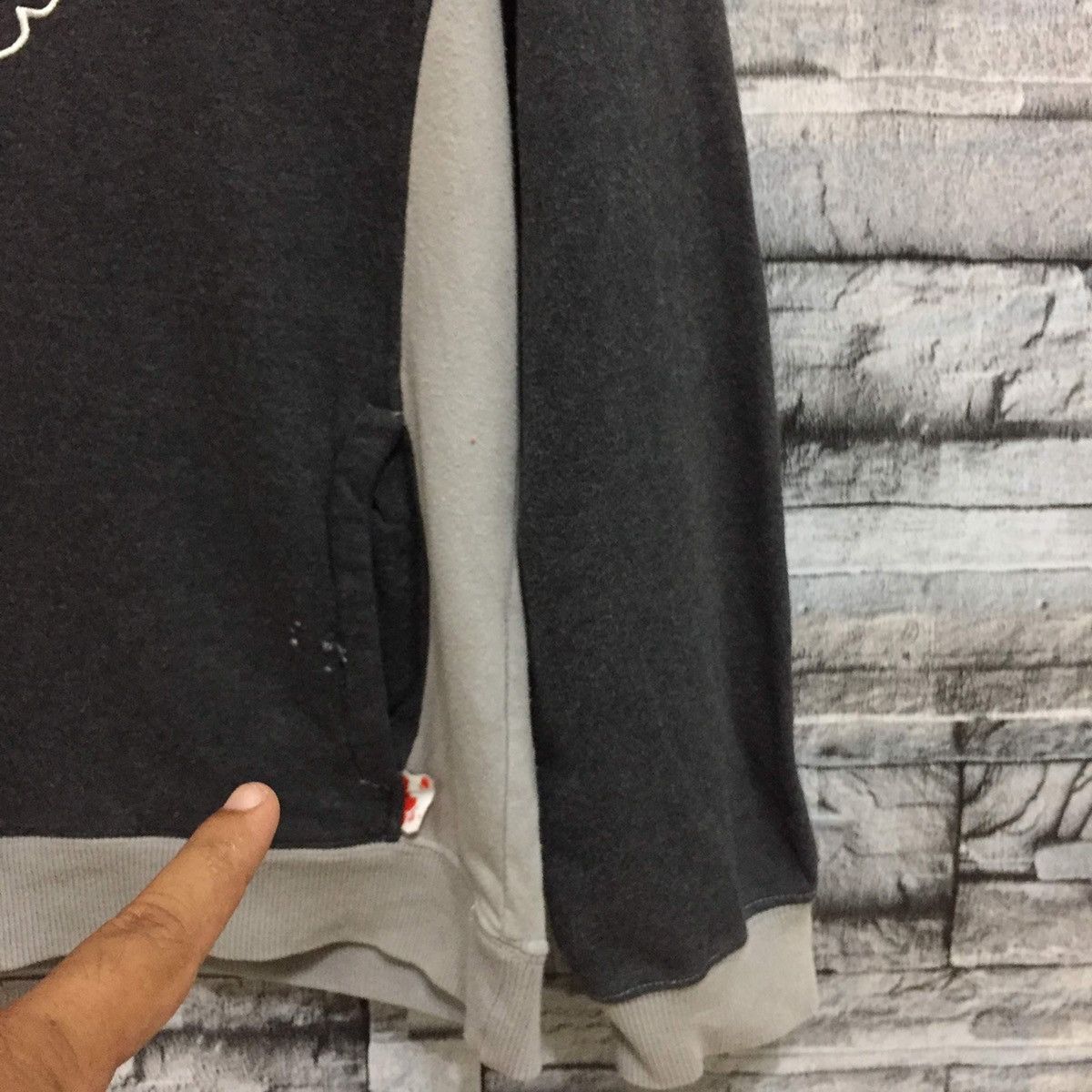 Japanese Brand Vintage Blue Cross sweatshirt pirates skull big logo Size US L / EU 52-54 / 3 - 7 Thumbnail