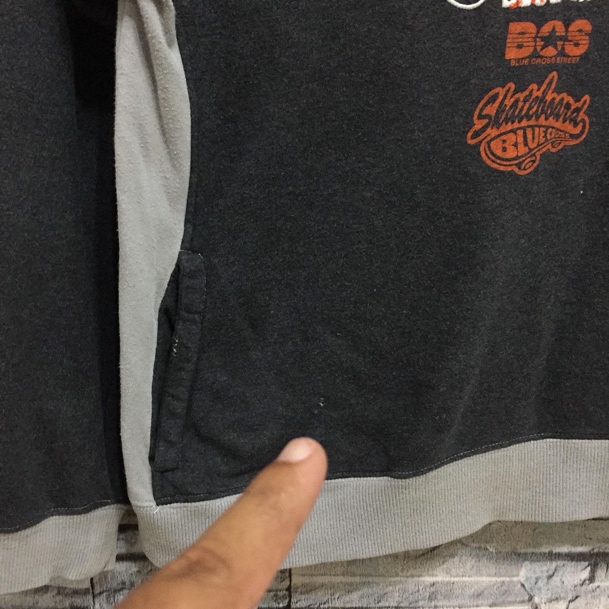 Japanese Brand Vintage Blue Cross sweatshirt pirates skull big logo Size US L / EU 52-54 / 3 - 5 Thumbnail