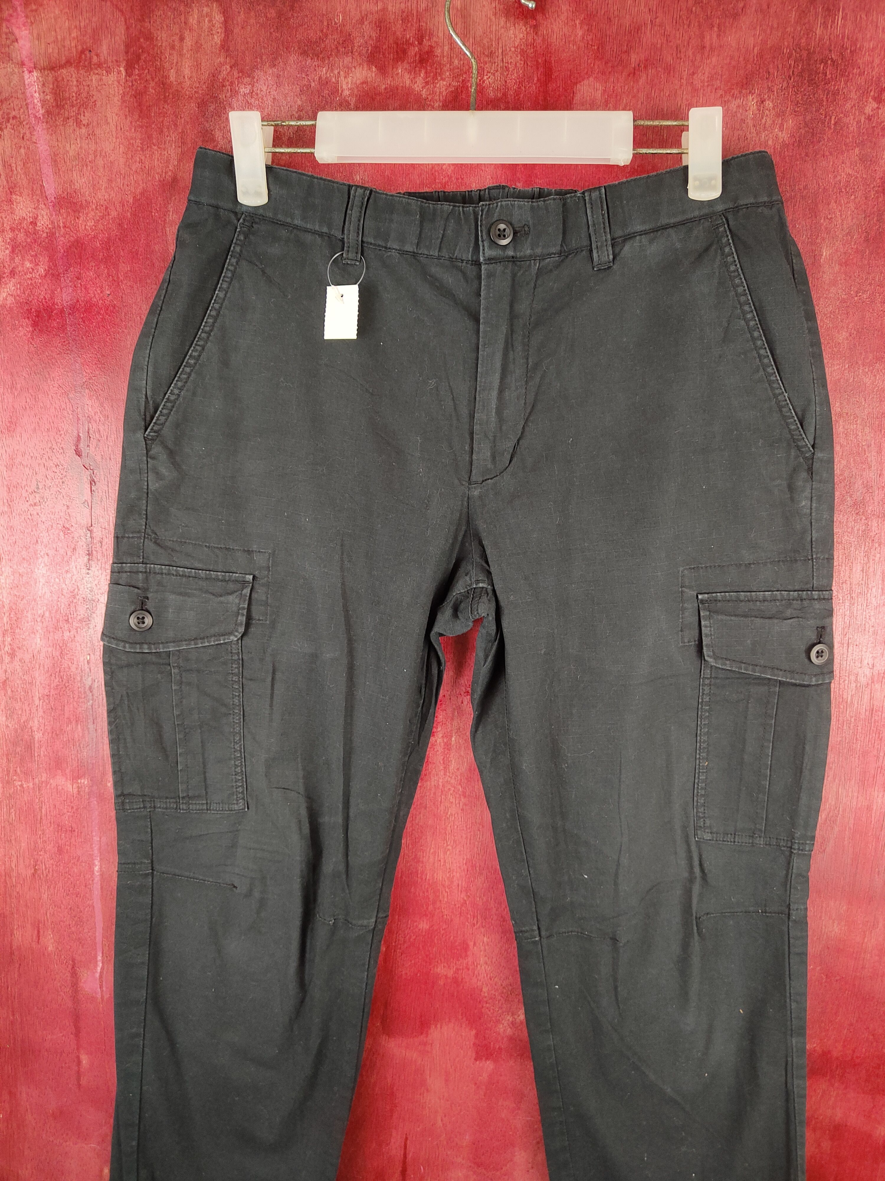 Japanese Brand DL Uniqlo Black Tactical jogger Cargo Pants #S701 Size US 30 / EU 46 - 2 Thumbnail