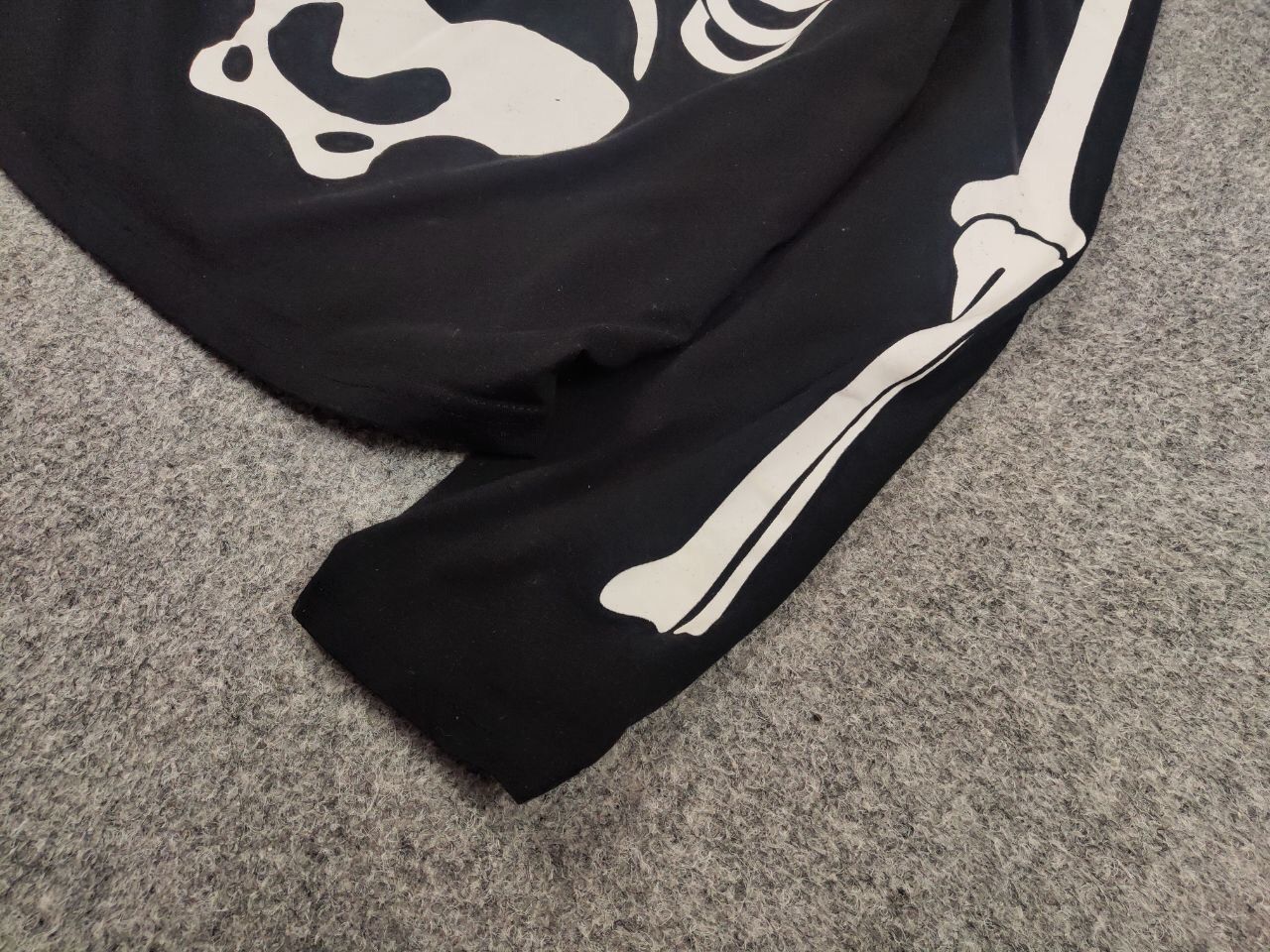 Japanese Brand Vintage Y2K Skeleton Japan Logo Black Light Long Sleeve Size US M / EU 48-50 / 2 - 5 Thumbnail