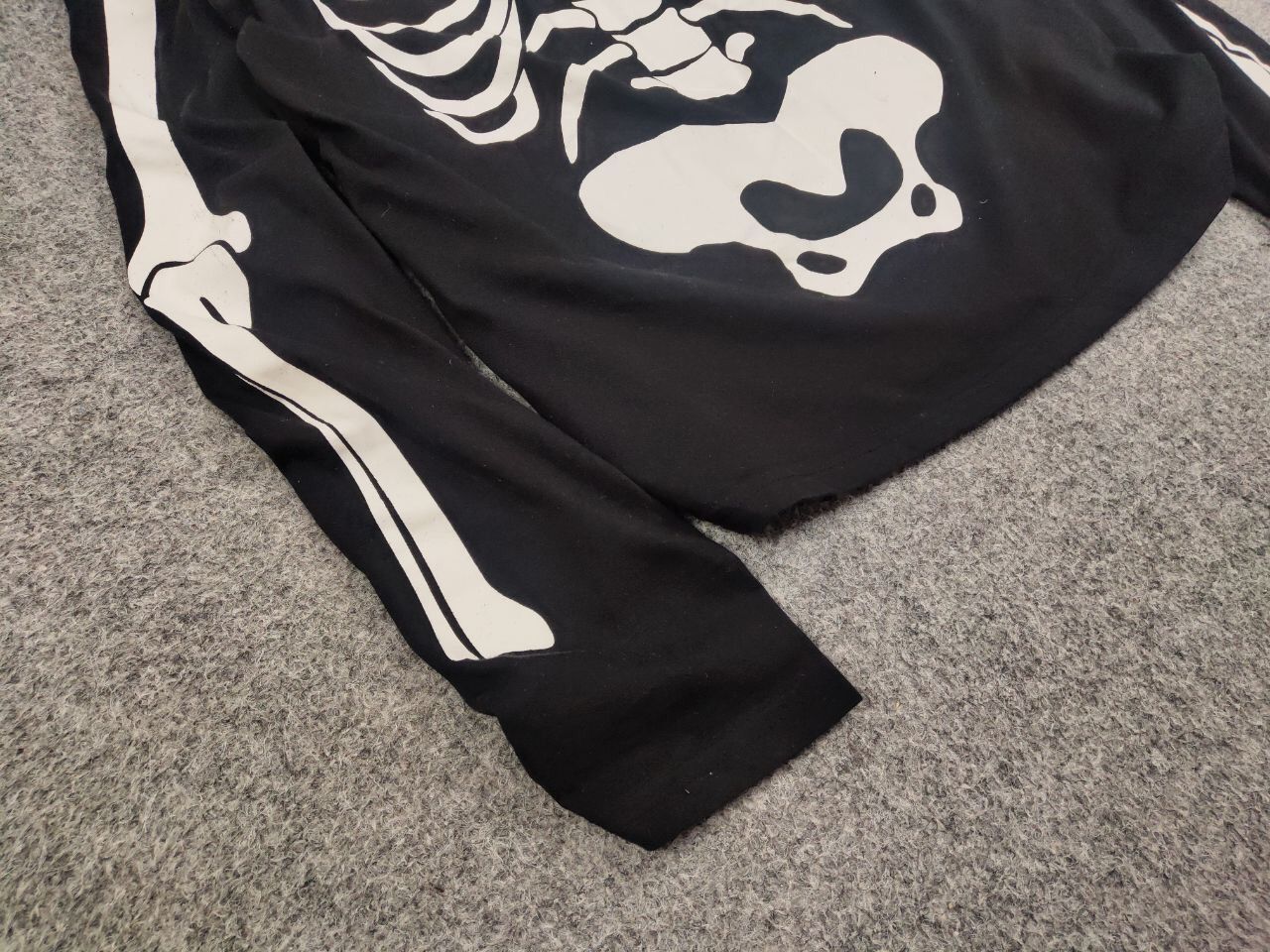 Japanese Brand Vintage Y2K Skeleton Japan Logo Black Light Long Sleeve Size US M / EU 48-50 / 2 - 6 Thumbnail