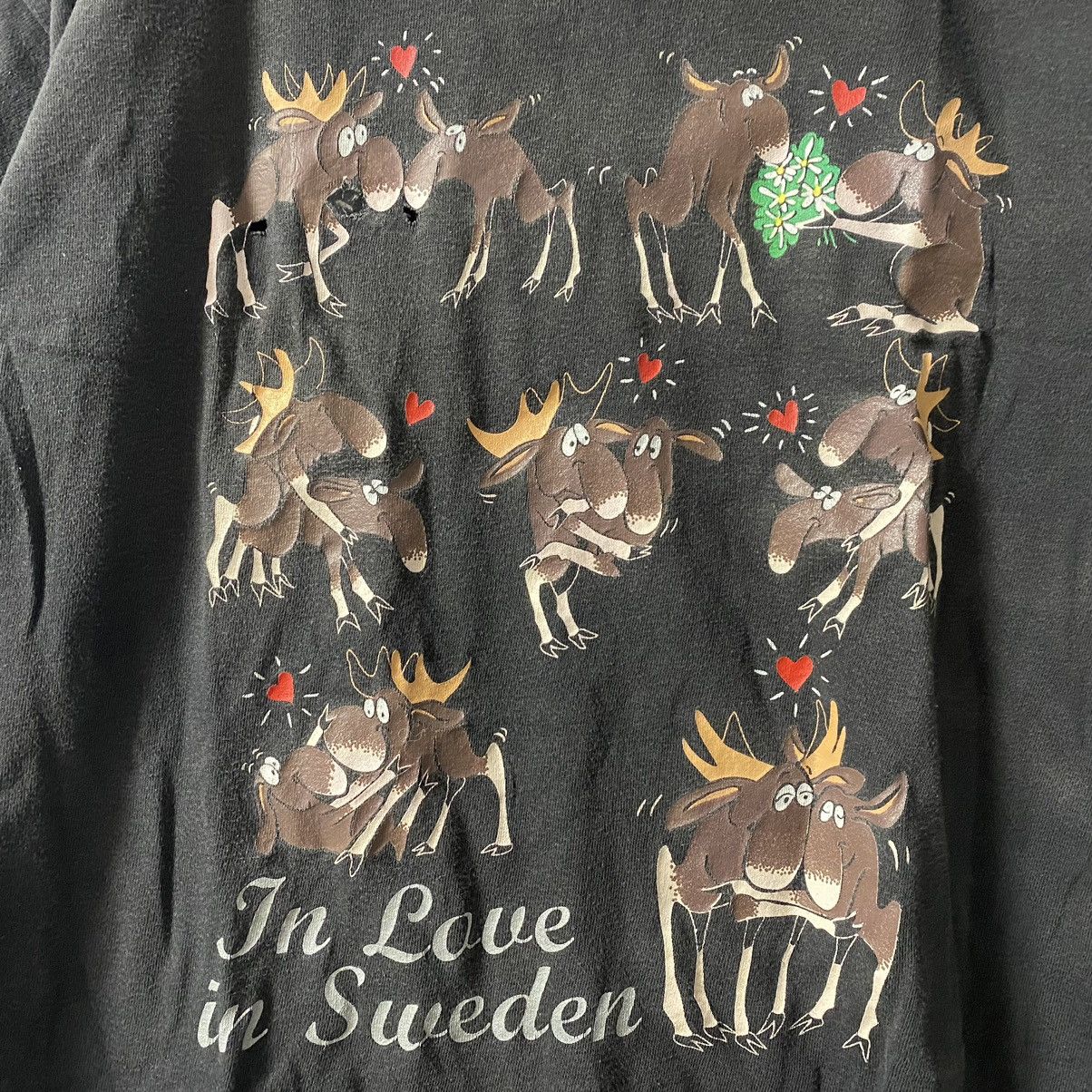 Vintage VINTAGE 90s IN LOVE IN SWEDEN ELK HUMOR T SHIRT Size US M / EU 48-50 / 2 - 2 Thumbnail