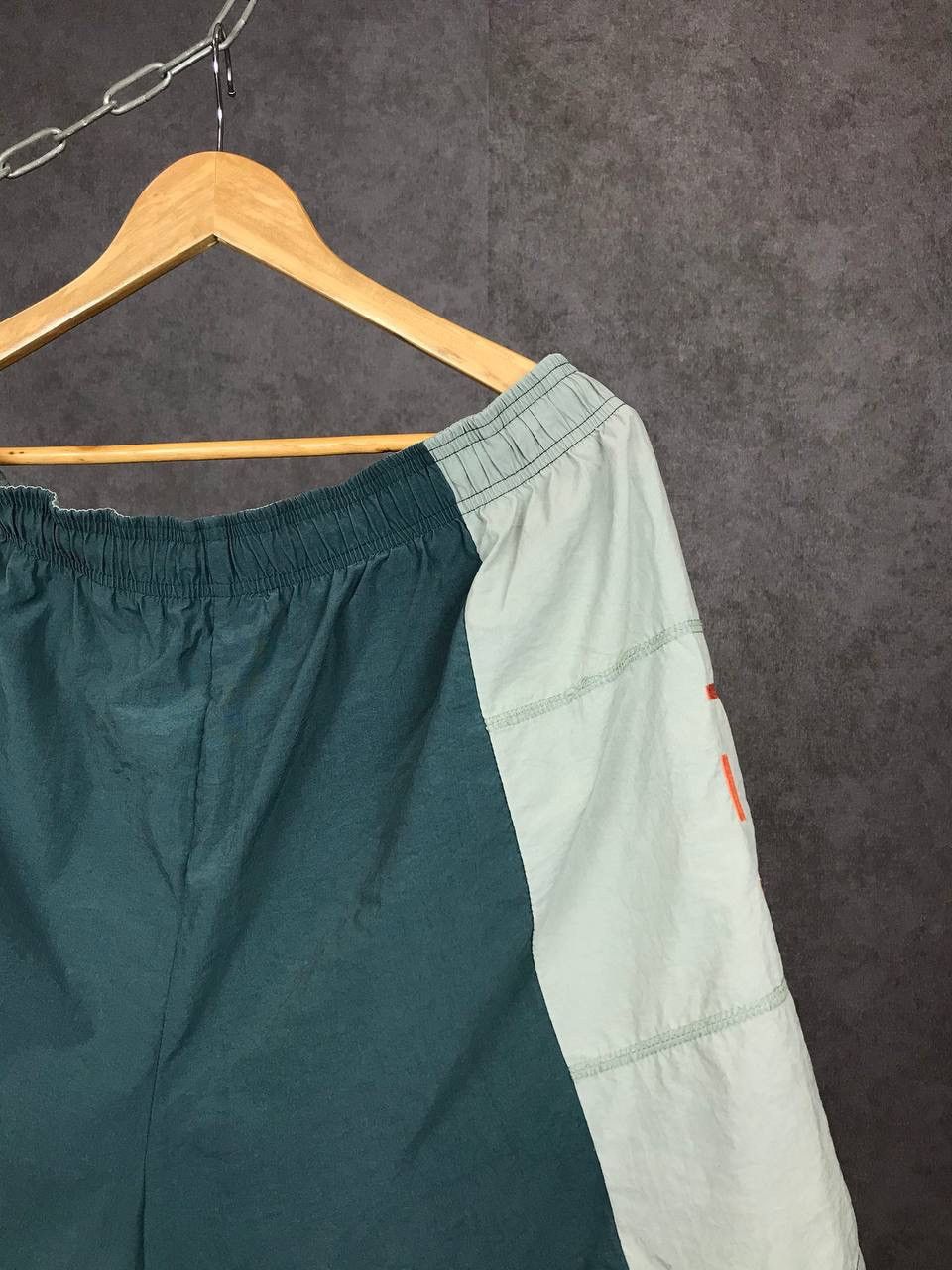 Nike Nike swoosh streetwear vintage multilogo nylon shorts Size US 36 / EU 52 - 7 Thumbnail