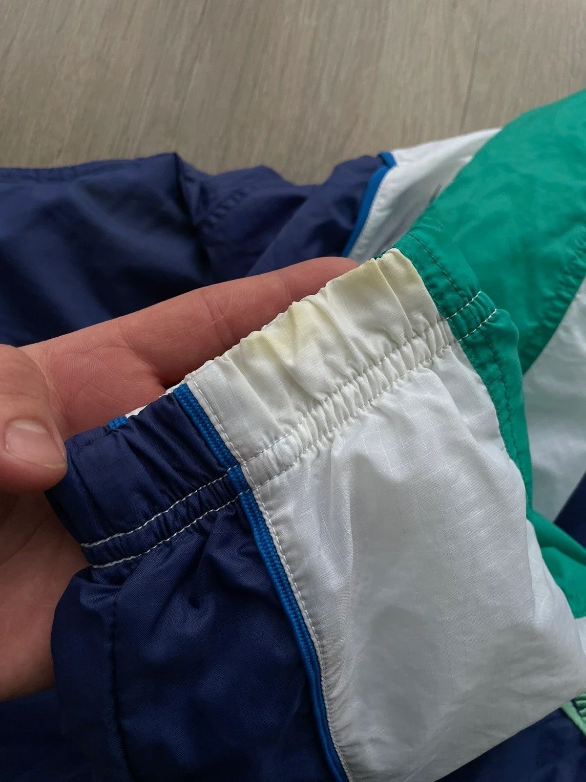 Vintage Nike Light Jacket Center Logo