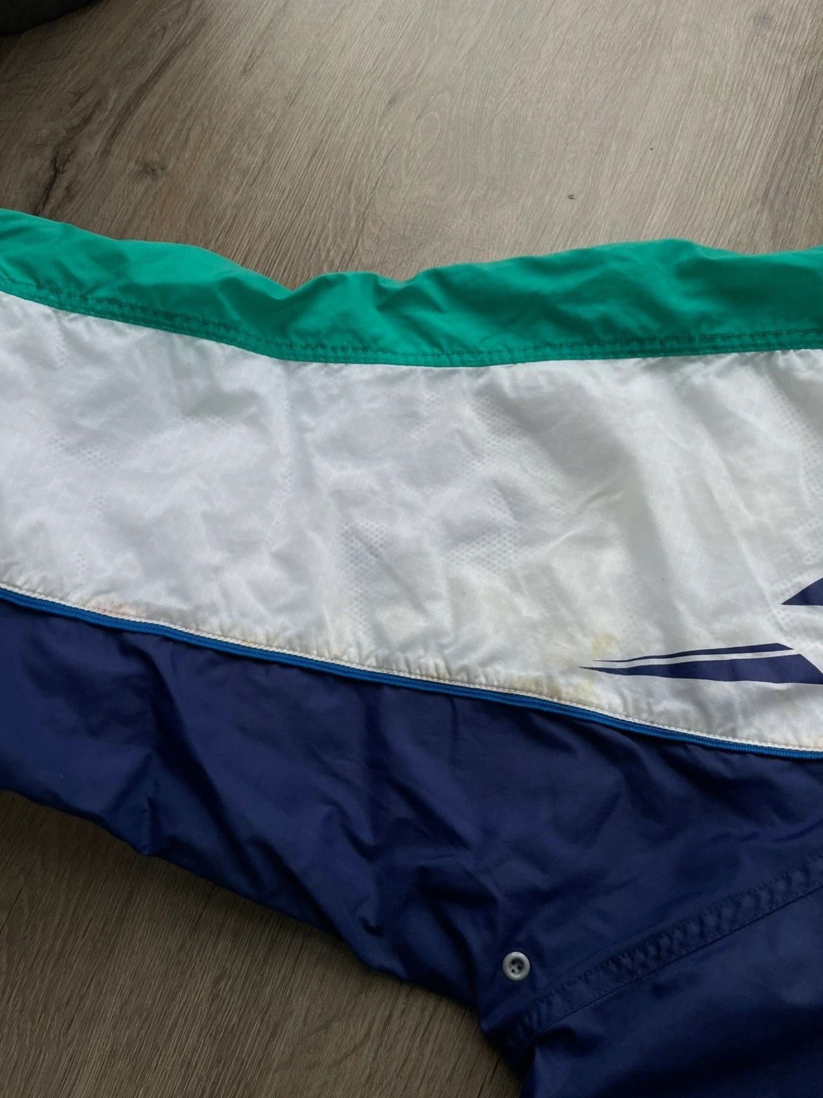 Vintage Nike Light Jacket Center Logo