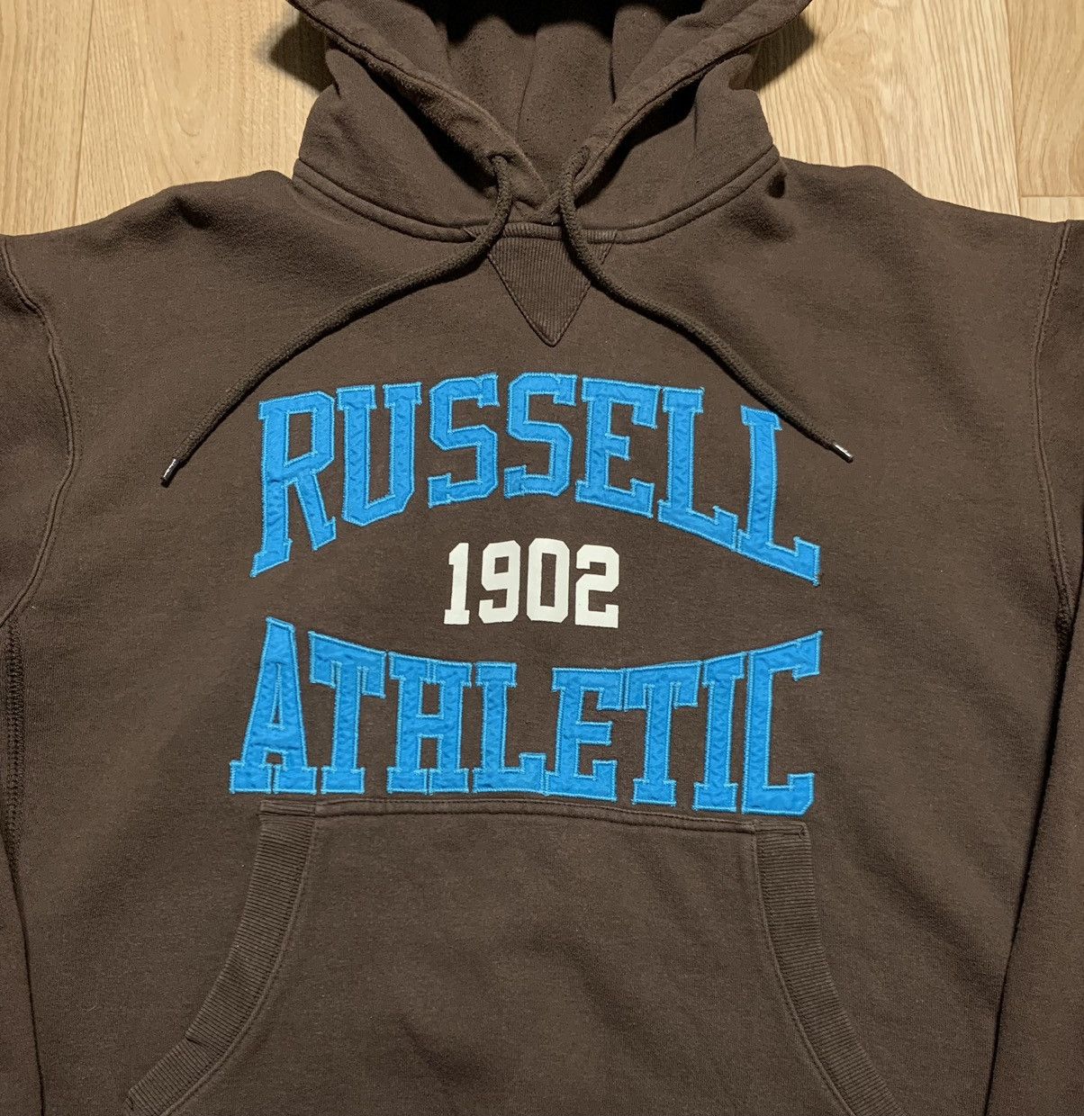 Russell Athletic Vintage Y2K Russell Athletic Embroidered Logo Hoodie Brown Size US XL / EU 56 / 4 - 5 Thumbnail