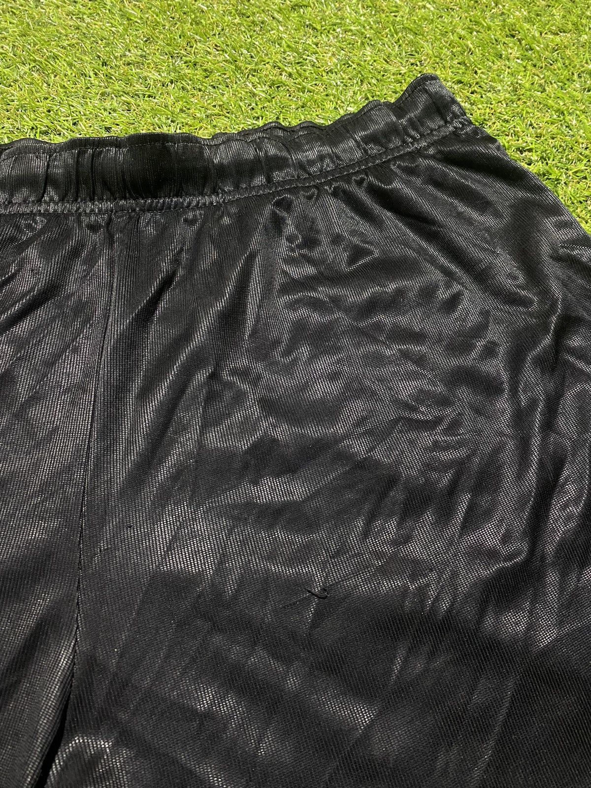 Nike Vintage Nike shorts streetwear swoosh casual y2k size M Size US 32 / EU 48 - 2 Thumbnail