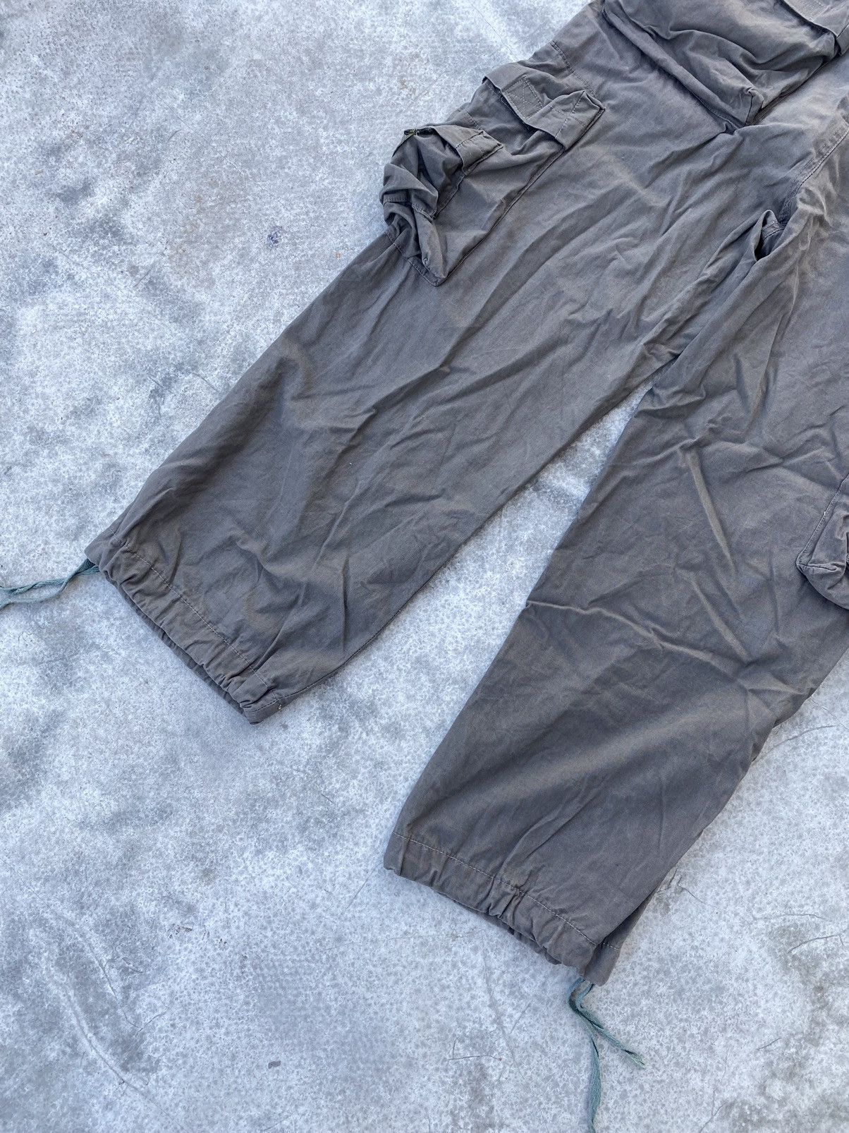 Vintage Vintage US ARMY Trashed Cargo Bondage Pants Size US 30 / EU 46 - 12 Thumbnail
