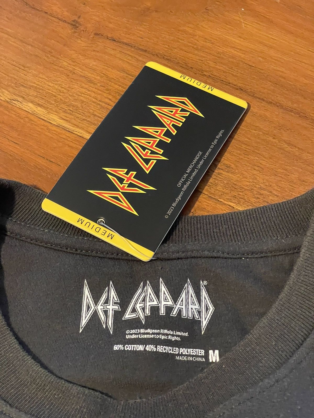 Vintage Def Leppard mens sweatshirt M licensed products Size US M / EU 48-50 / 2 - 4 Thumbnail