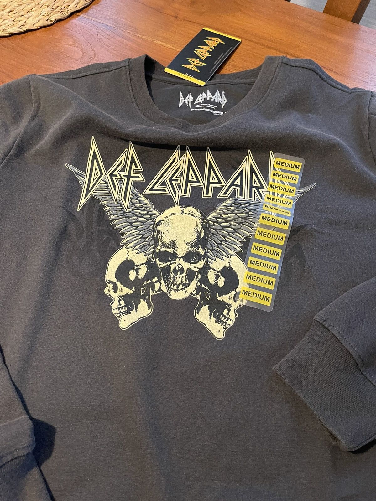 Vintage Def Leppard mens sweatshirt M licensed products Size US M / EU 48-50 / 2 - 6 Thumbnail