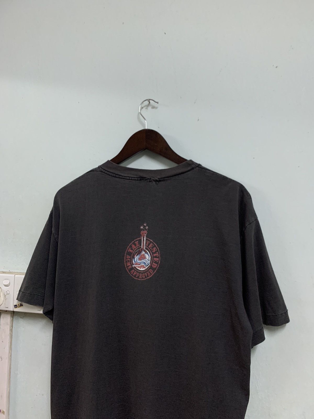 Vintage Vintage SUN FADED 1994 WARNER BROTHERS TAZMANIA TSHIRT Size US XL / EU 56 / 4 - 6 Thumbnail