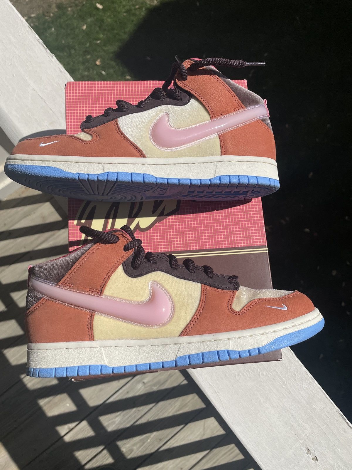 9.5 Social Status x Mid Dunk “ Chocolate Milk”
