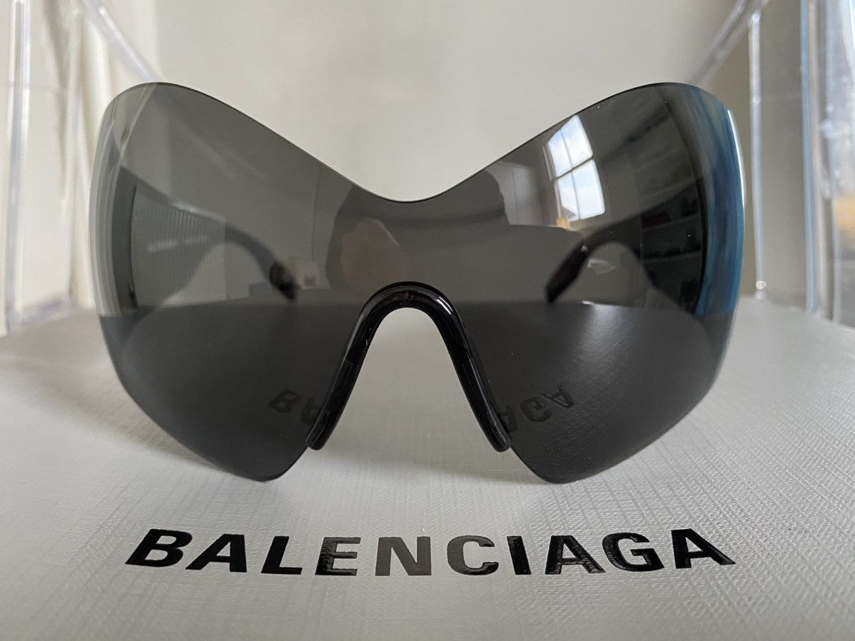 Balenciaga Balenciaga Butterfly Mask Sunglasses BB0180s | Grailed