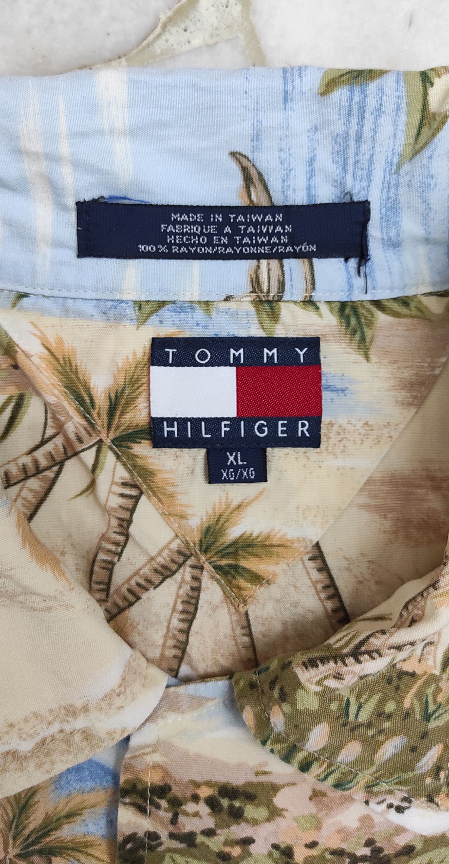 Tommy Hilfiger Vintage 90's HAWAIIAN ALOHA 100% RAYON SHIRT Size US XL / EU 56 / 4 - 3 Thumbnail