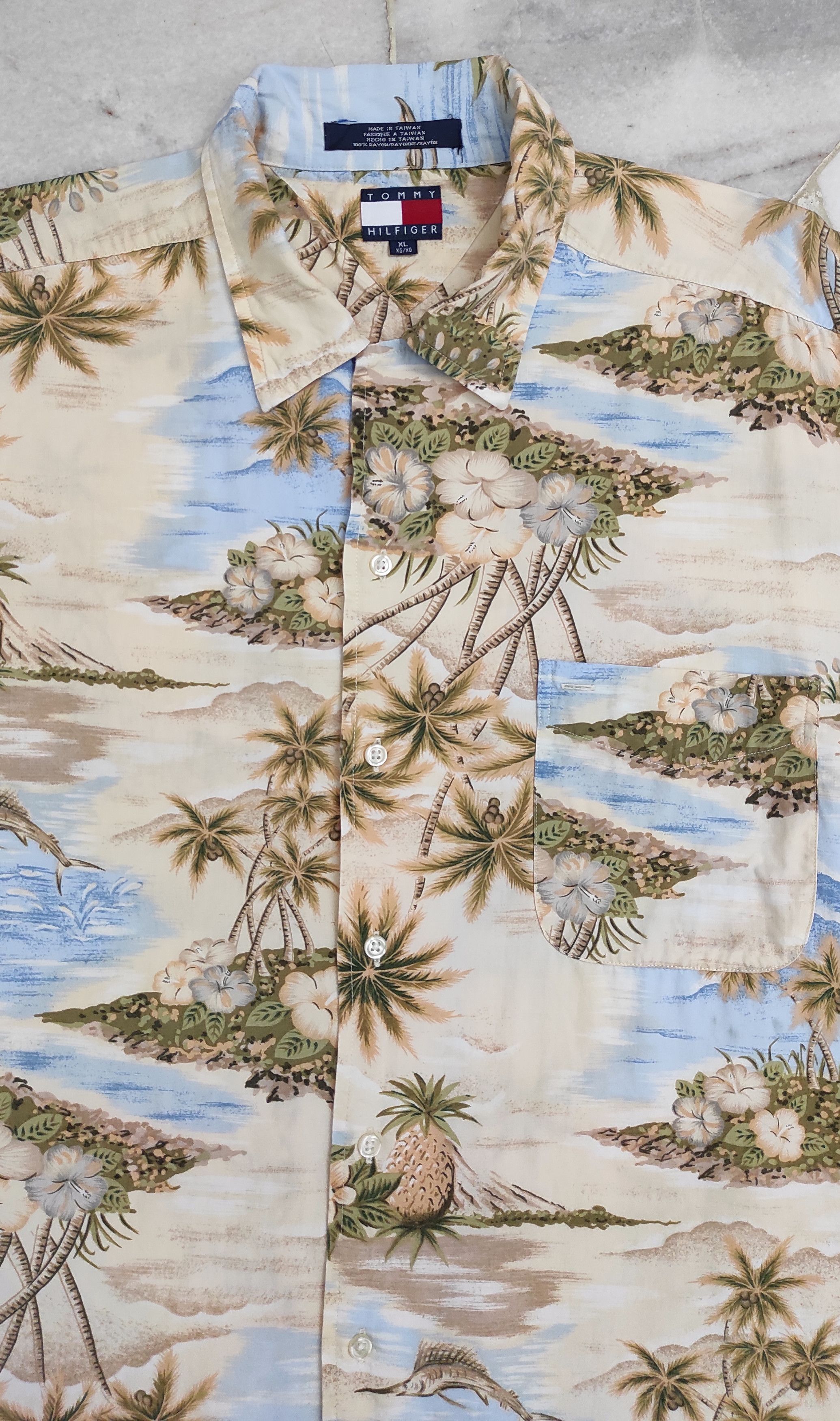 Tommy Hilfiger Vintage 90's HAWAIIAN ALOHA 100% RAYON SHIRT Size US XL / EU 56 / 4 - 11 Thumbnail