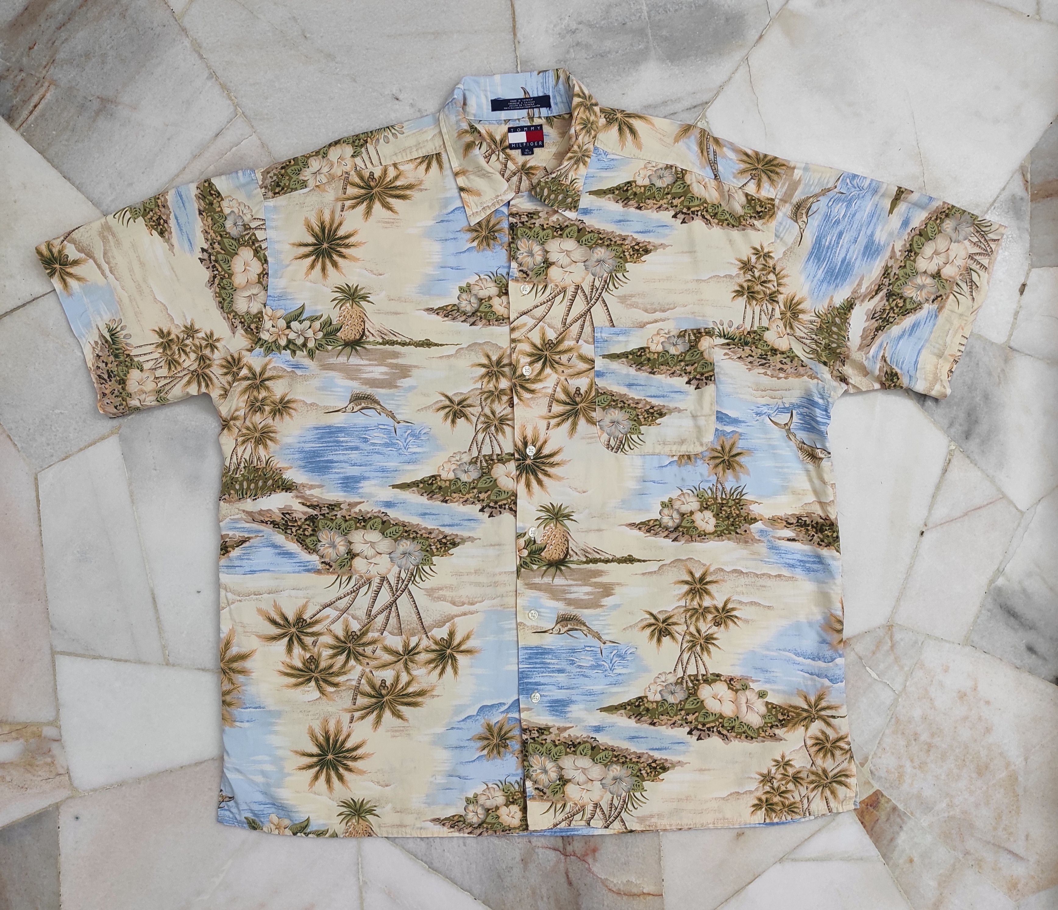 Tommy Hilfiger Vintage 90's HAWAIIAN ALOHA 100% RAYON SHIRT Size US XL / EU 56 / 4 - 9 Thumbnail