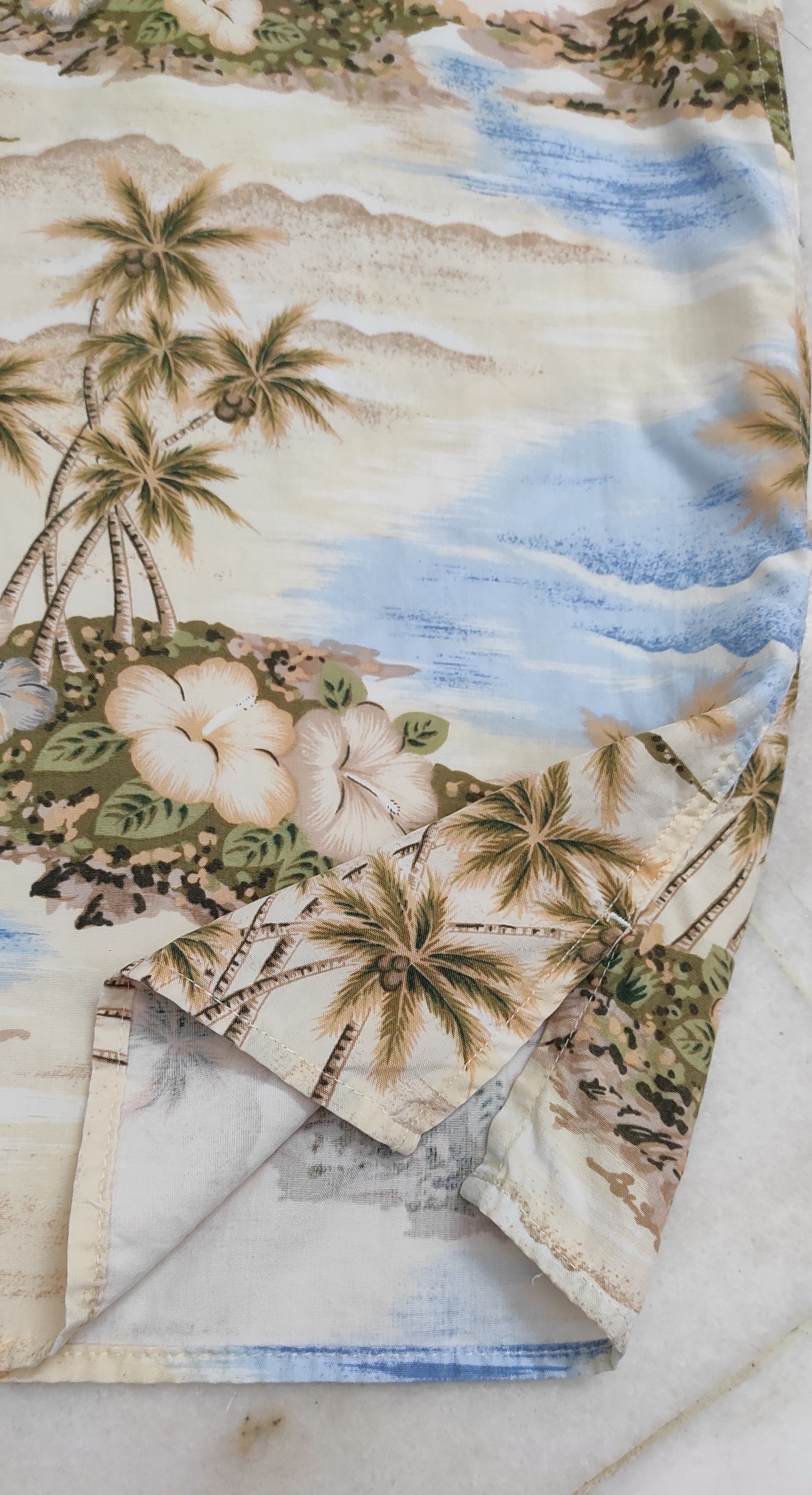 Tommy Hilfiger Vintage 90's HAWAIIAN ALOHA 100% RAYON SHIRT Size US XL / EU 56 / 4 - 6 Thumbnail
