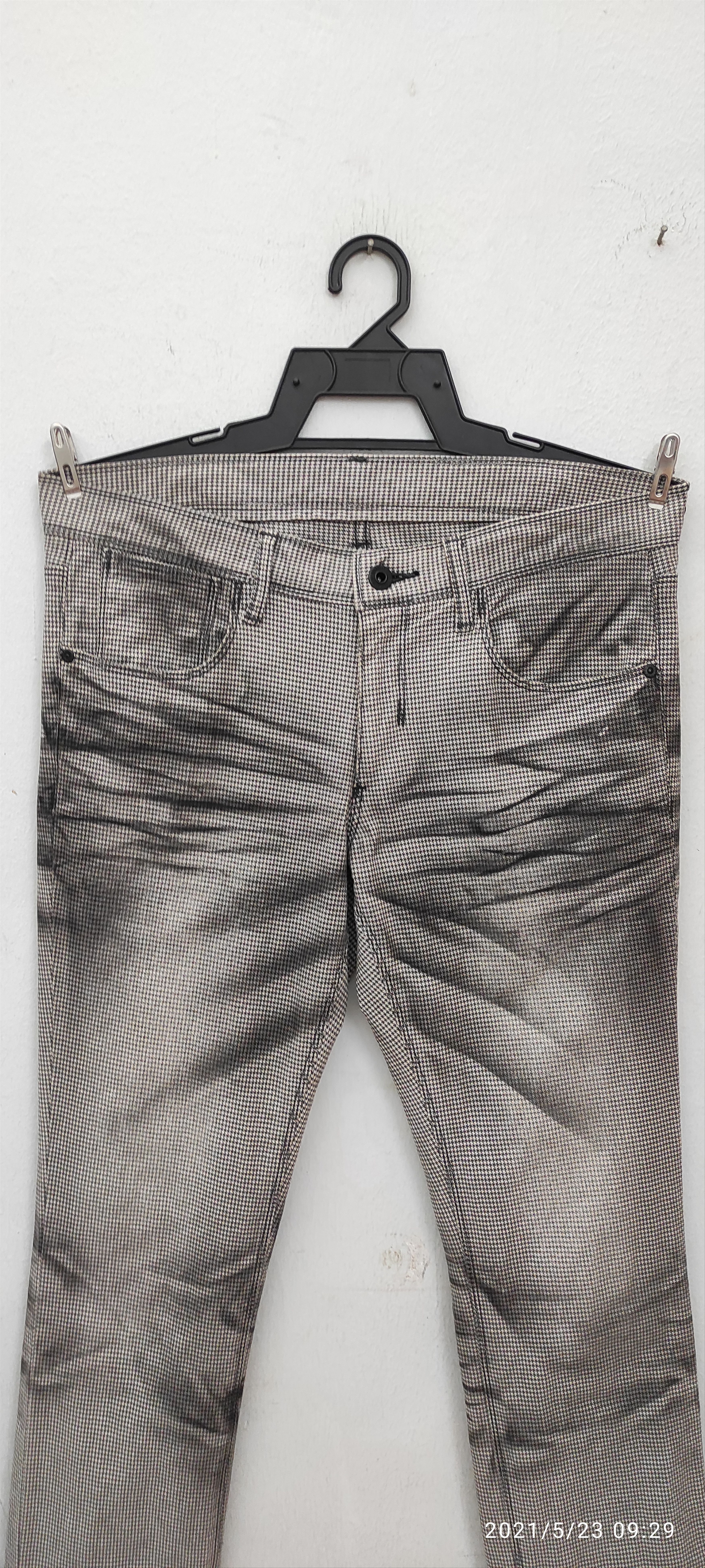 Black Barrett AW2005 laser print X-Ray houndstooth slim fit jeans Size US 33 - 8 Thumbnail