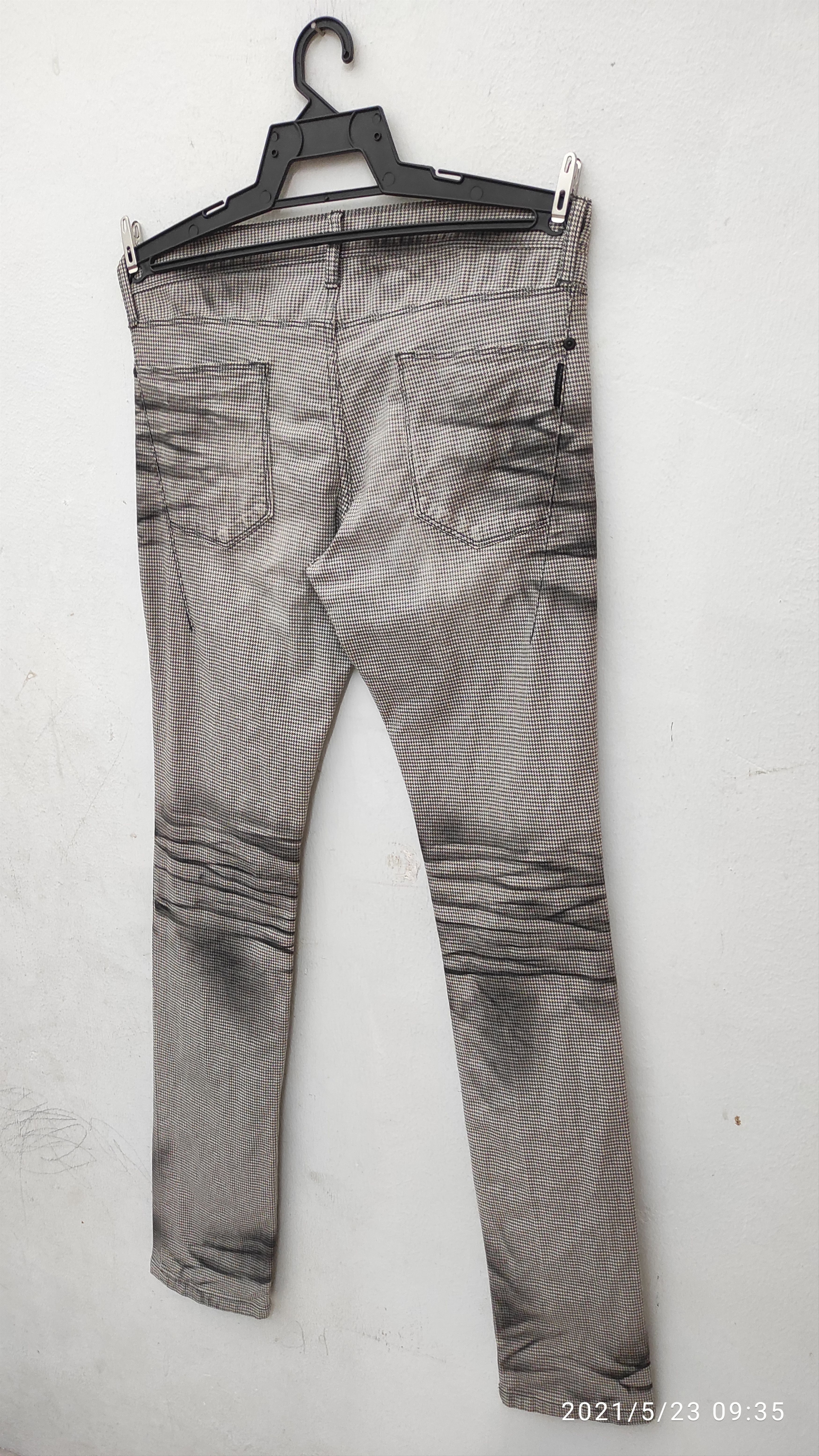 Black Barrett AW2005 laser print X-Ray houndstooth slim fit jeans Size US 33 - 12 Thumbnail