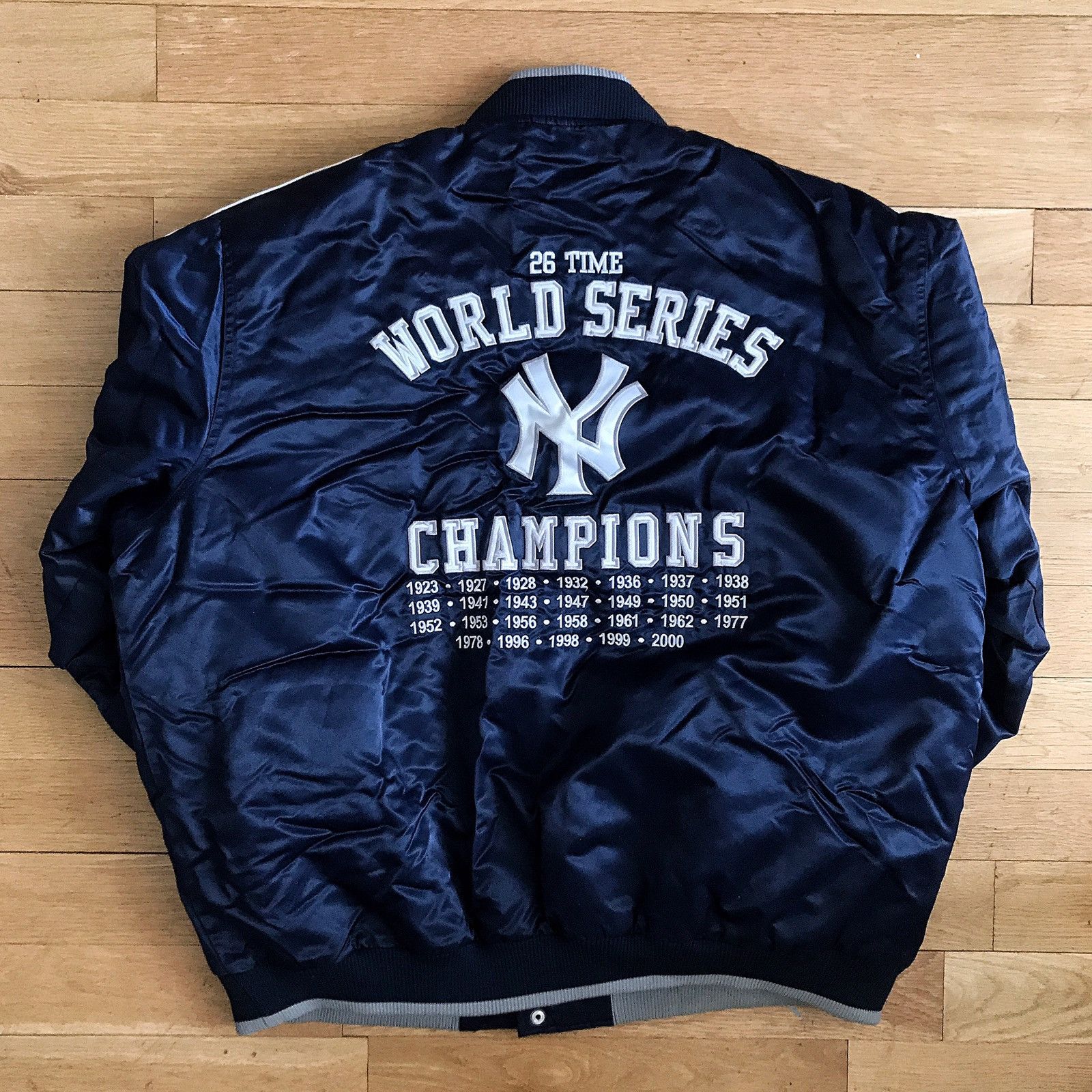 Vintage New cheapest York Yankees Bomber Jacket Sweatshirt 1999 World Series 2XL USA