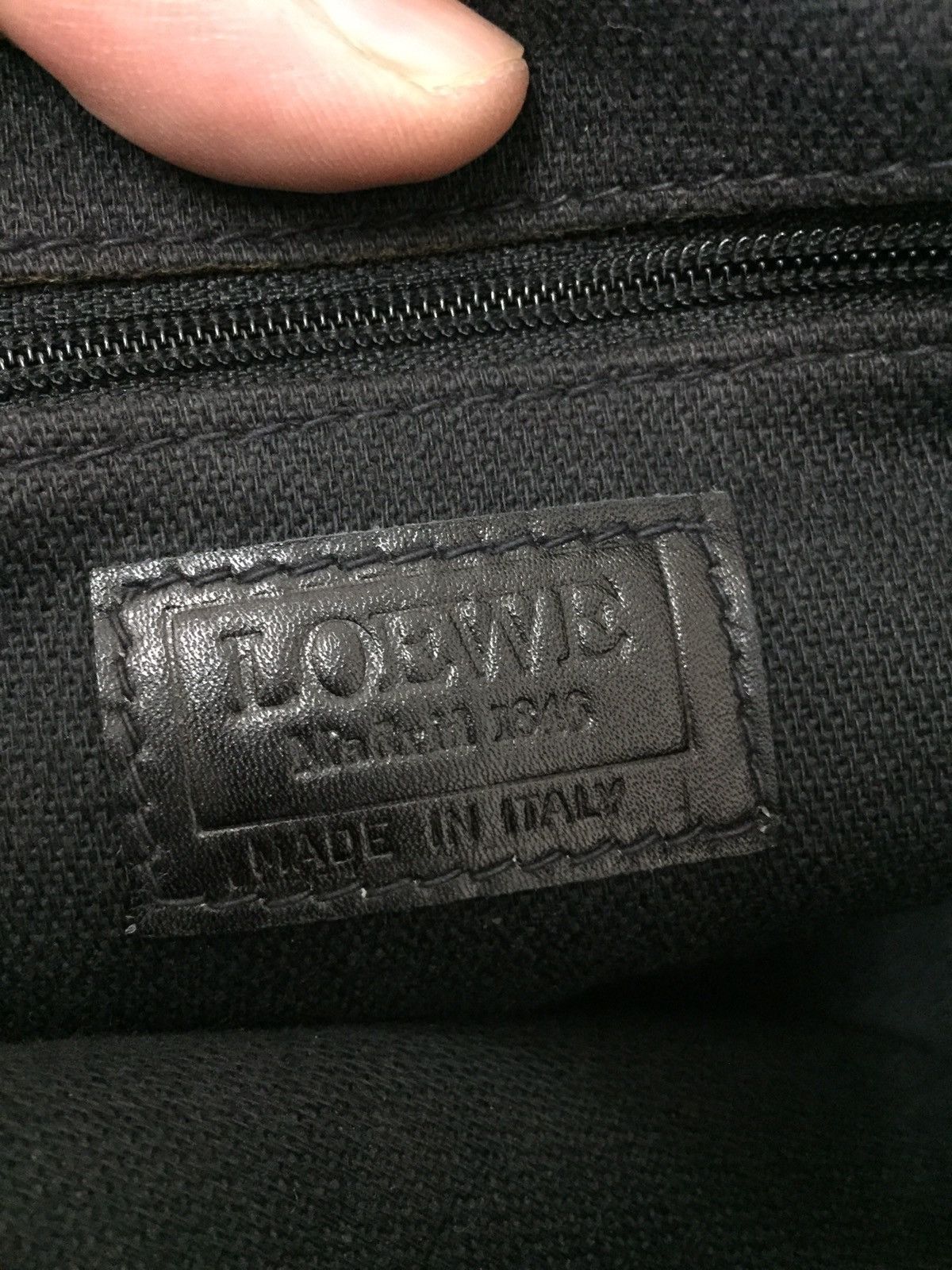 Loewe Vtg Loewe monogram sling bag Size ONE SIZE - 9 Thumbnail
