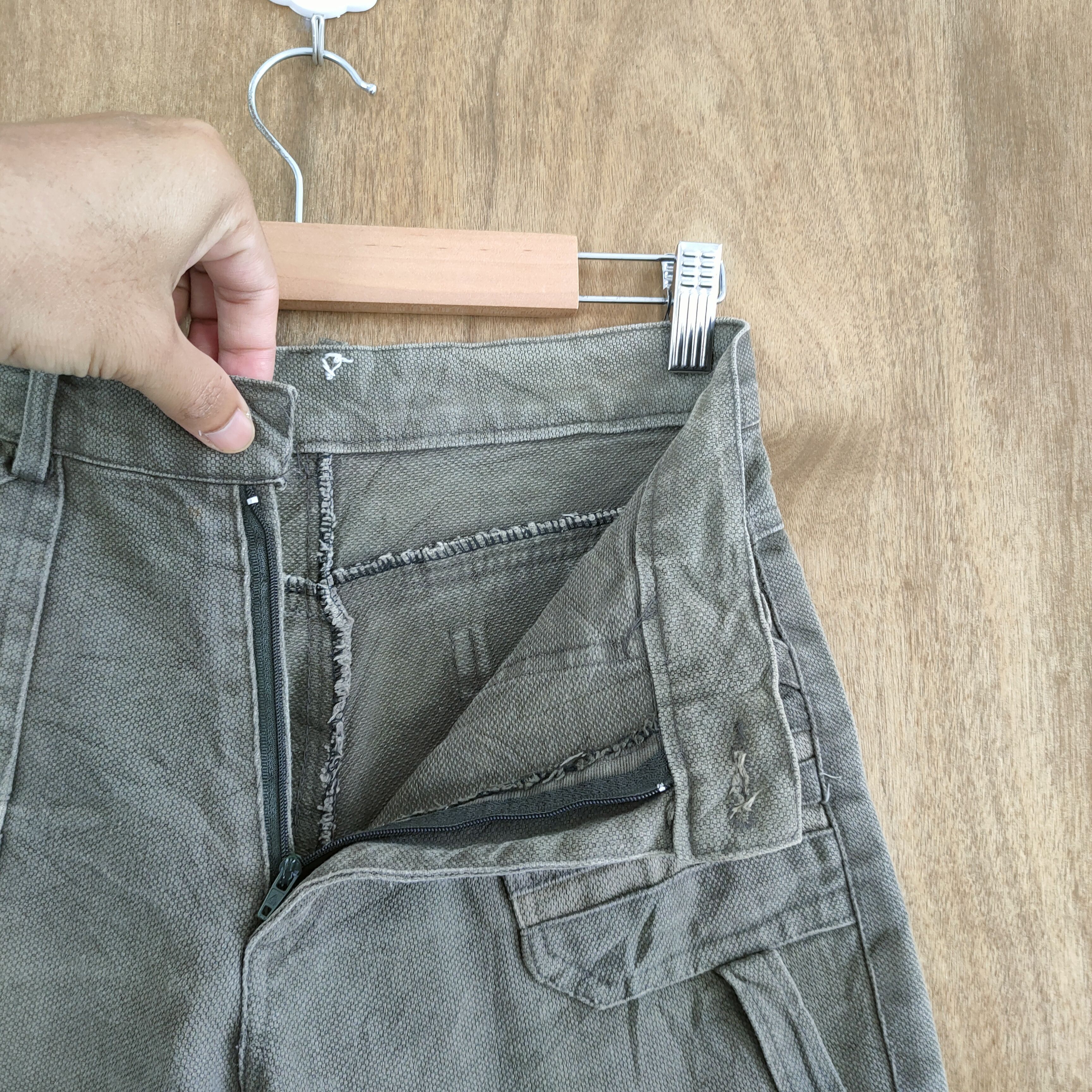 Japanese Brand JAPANESE VINTAGE FADED 3D POCKET CARGO PANTS Size US 26 / EU 42 - 13 Thumbnail