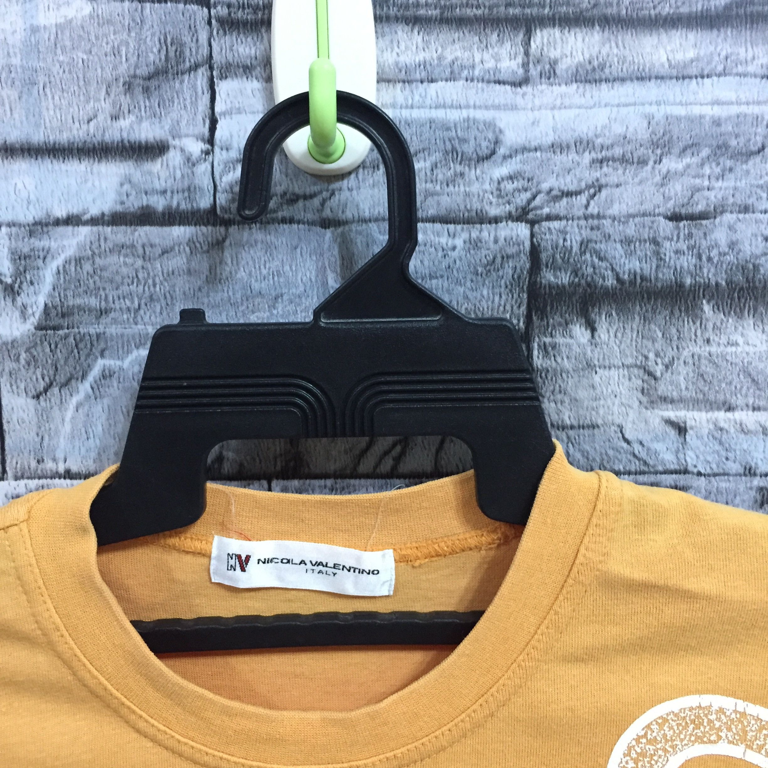 Valentino Vintage Nicola Valentino Italy t shirt spellout fit M Size US M / EU 48-50 / 2 - 3 Thumbnail