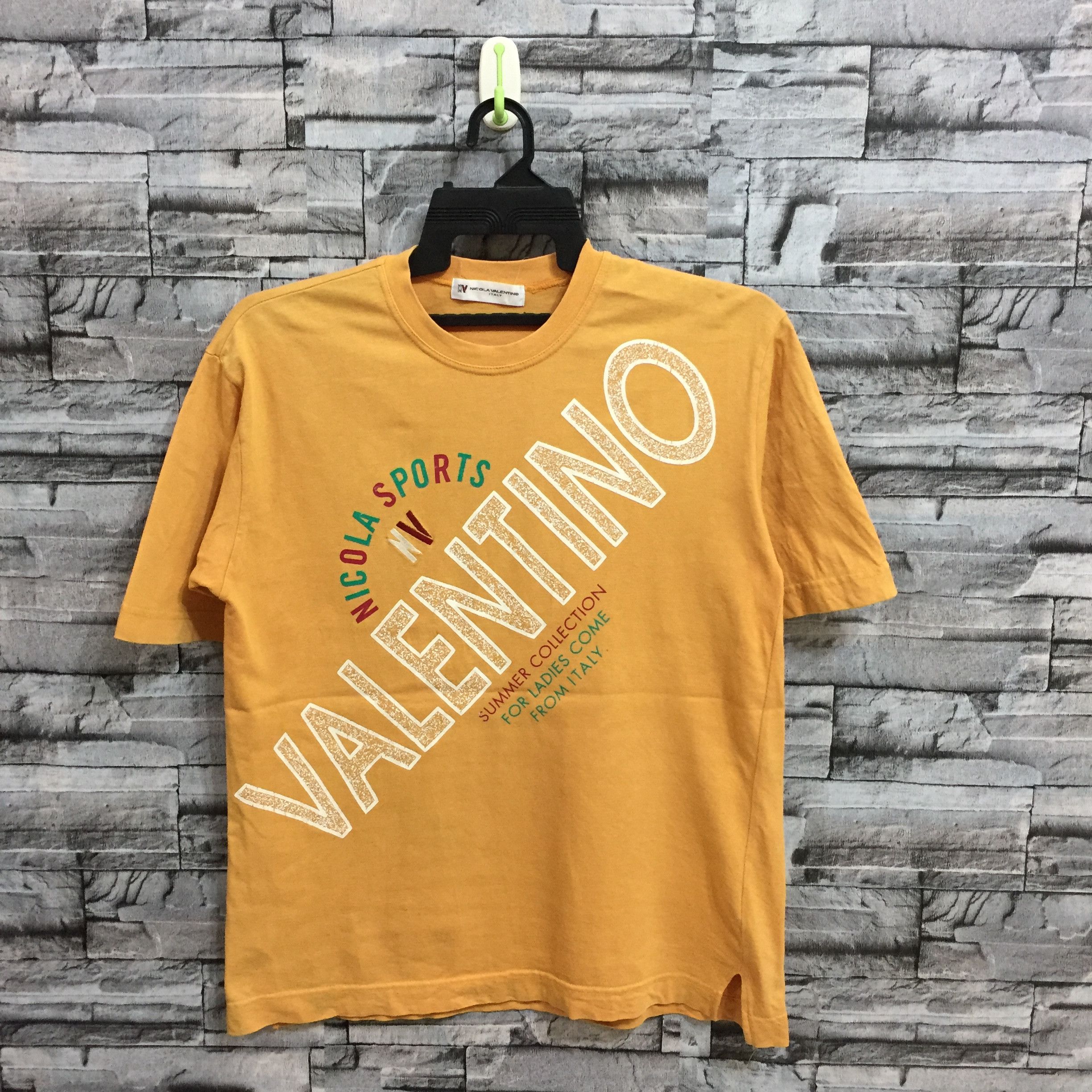 Vintage Nicola Valentino Italy t shirt spellout fit M