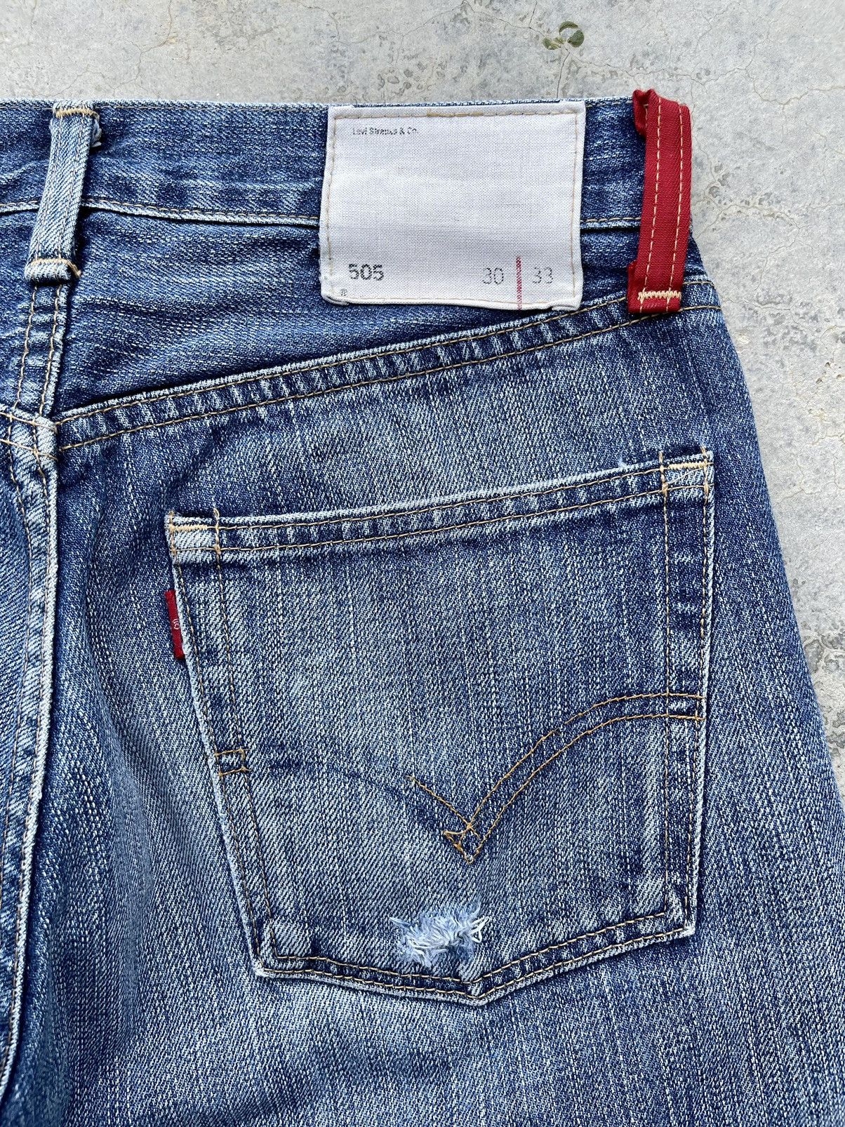 Levi's VINTAGE LEVIS 505 FADED BLUE JEANS MADE IN JAPAN RED SIZE 29 Size US 29 - 15 Thumbnail