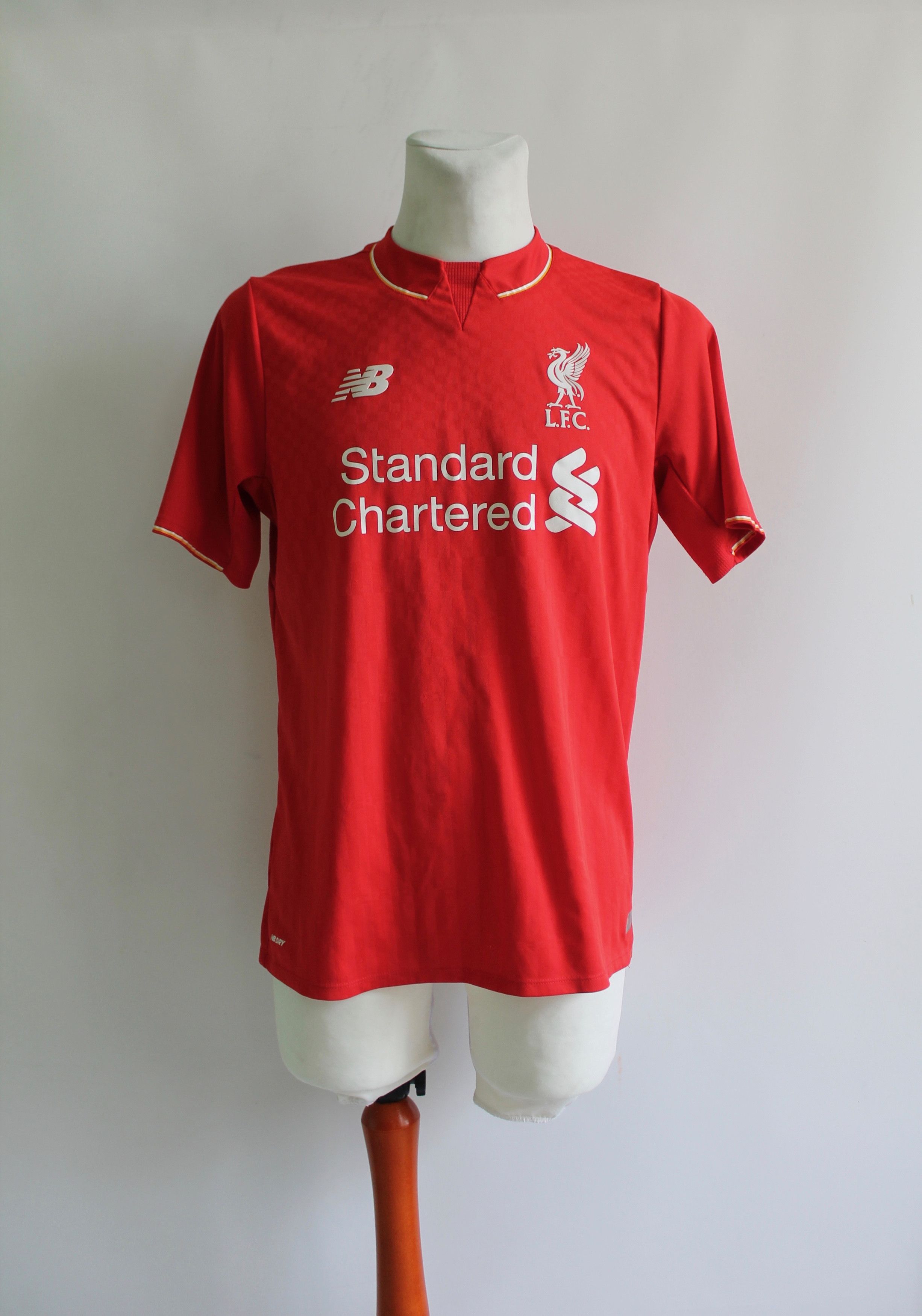 New Balance 2015 Liverpool Home new balance Soccer jersey football Size US M / EU 48-50 / 2 - 2 Thumbnail