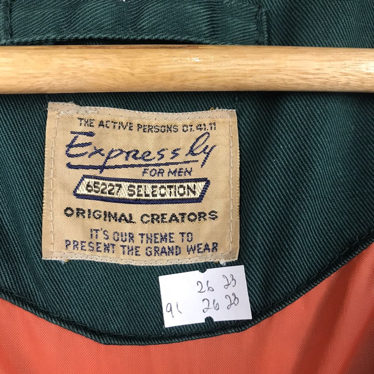 Japanese Brand VINTAGE EXPRESSLY GREEN BOMBER MILITARY STYLE JACKET Size US L / EU 52-54 / 3 - 12 Thumbnail