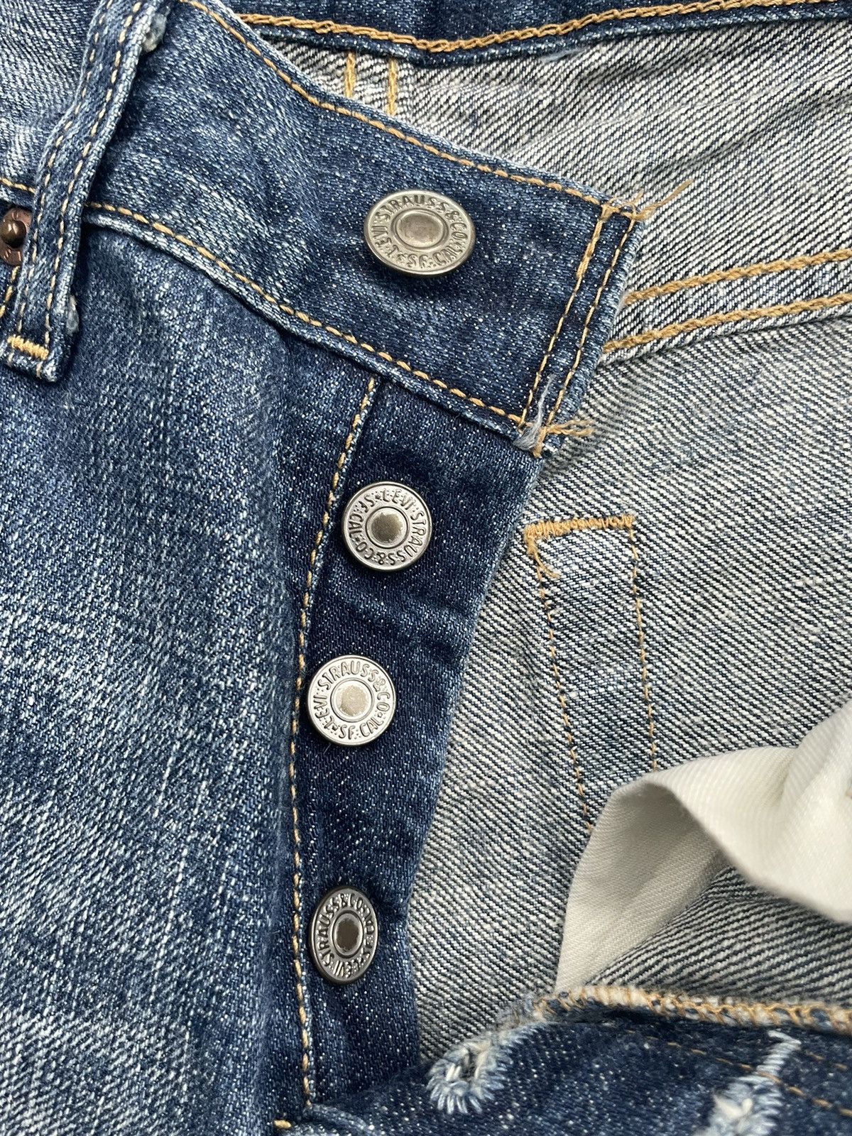 Levi's Vintage Levis W 501 e Distresed Denim Size 28" / US 6 / IT 42 - 19 Thumbnail