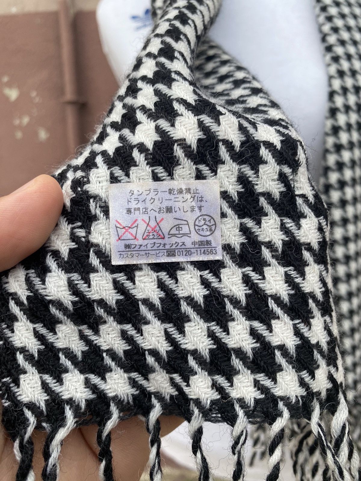 Comme Ca Ism Vintage Comme Ca Ism Houndtooth Muffler Scarve Size ONE SIZE - 7 Thumbnail
