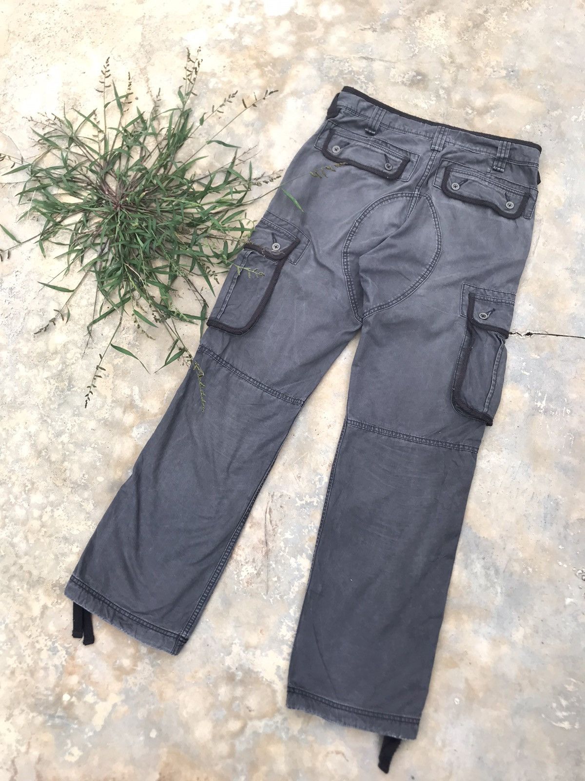 Uniqlo Uniqlo Drawstring Sun Faded Cargo Pant Size US 33 - 6 Thumbnail