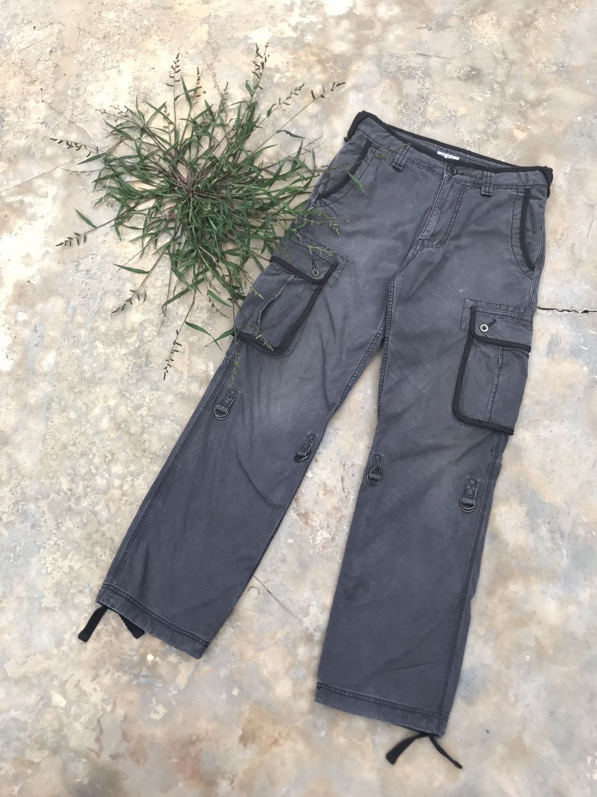 Uniqlo Uniqlo Drawstring Sun Faded Cargo Pant Size US 33 - 1 Thumbnail