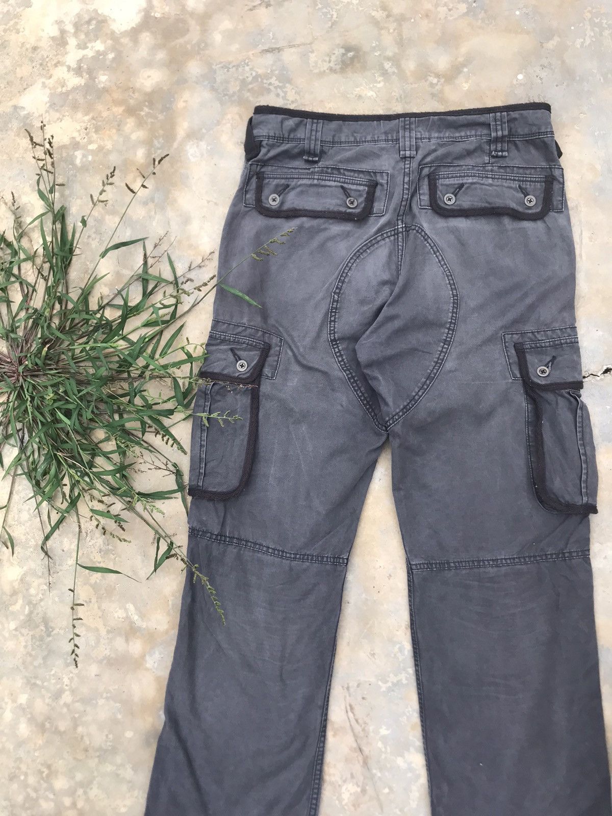 Uniqlo Uniqlo Drawstring Sun Faded Cargo Pant Size US 33 - 7 Thumbnail